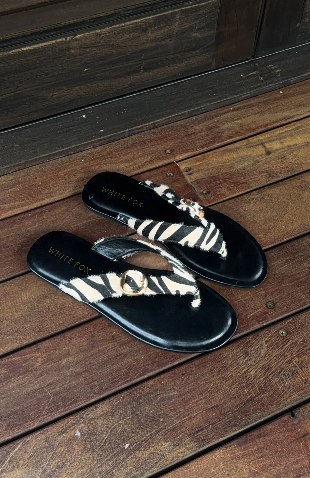 White Fox Tarrant Thong Sandals Zebra/Black