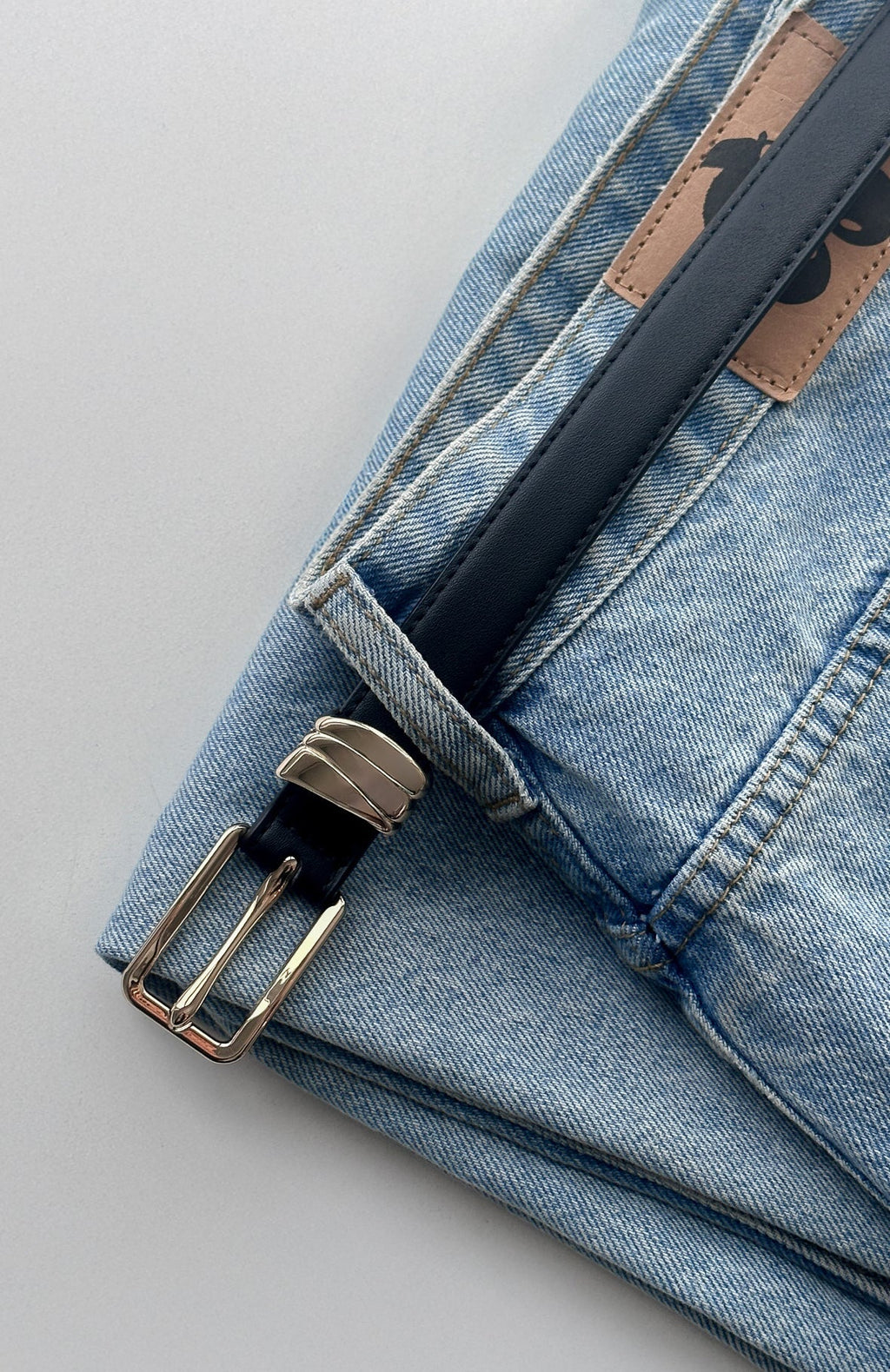 White Fox Hudson Belt Black/Gold