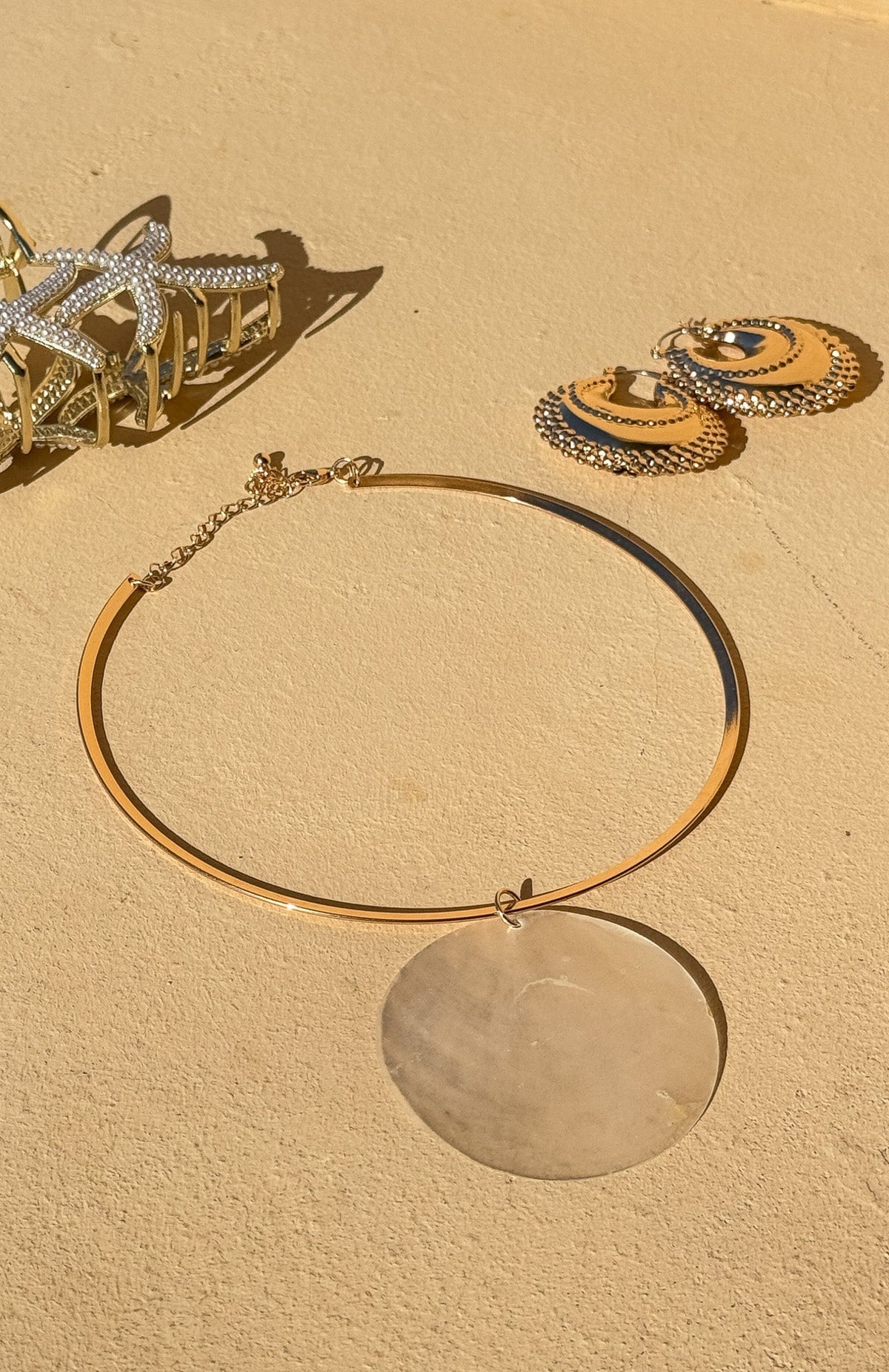 White Fox Makaio Necklace Gold