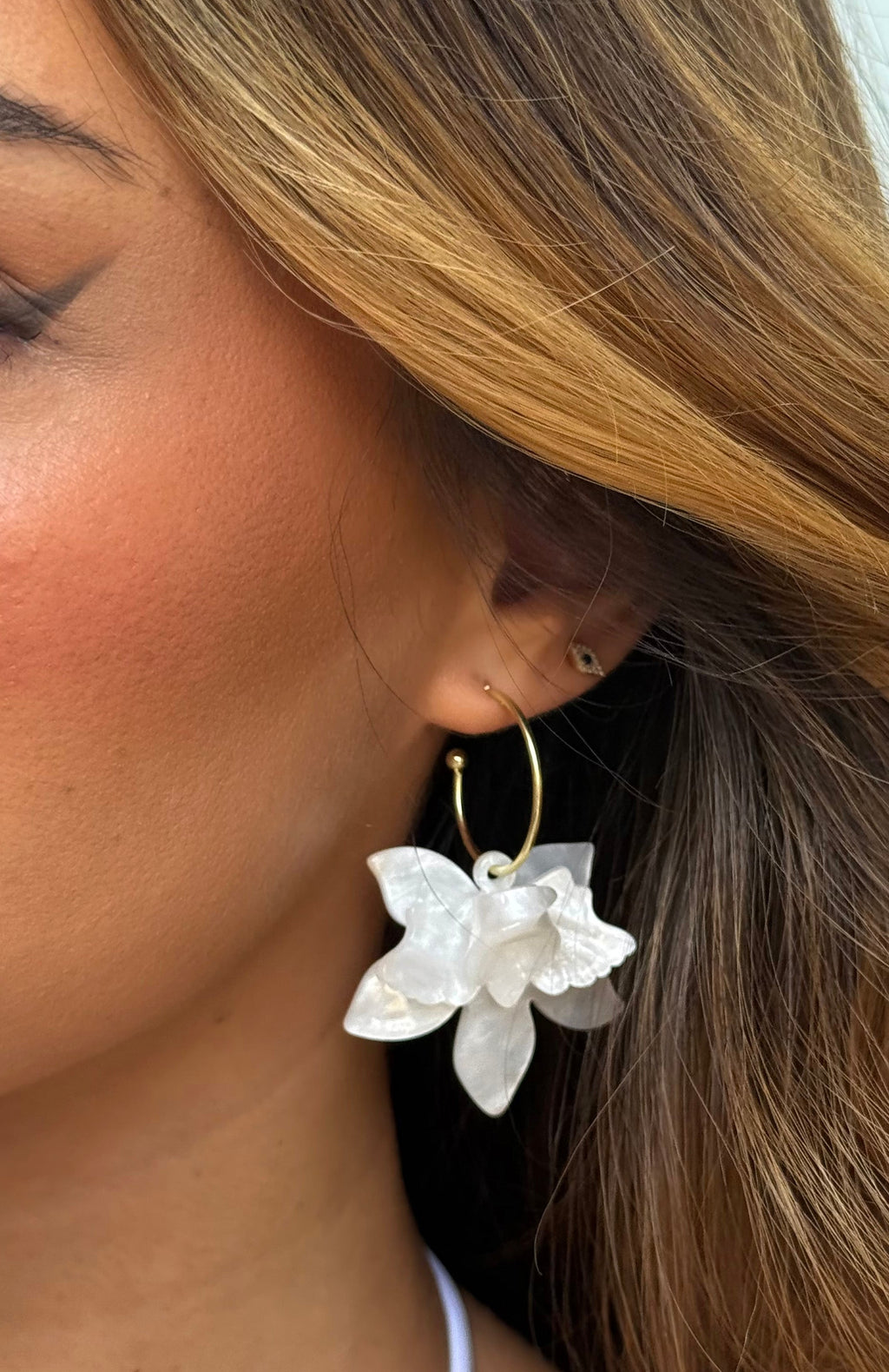 White Fox Vivian Earrings White/Gold