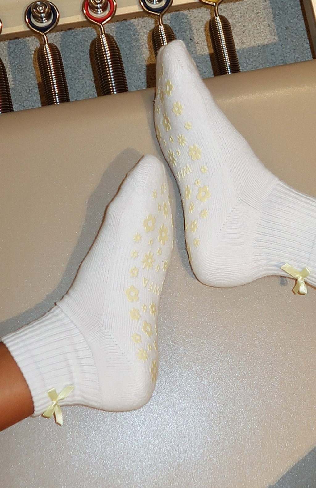 White Fox Flower Power Grip Socks Honey