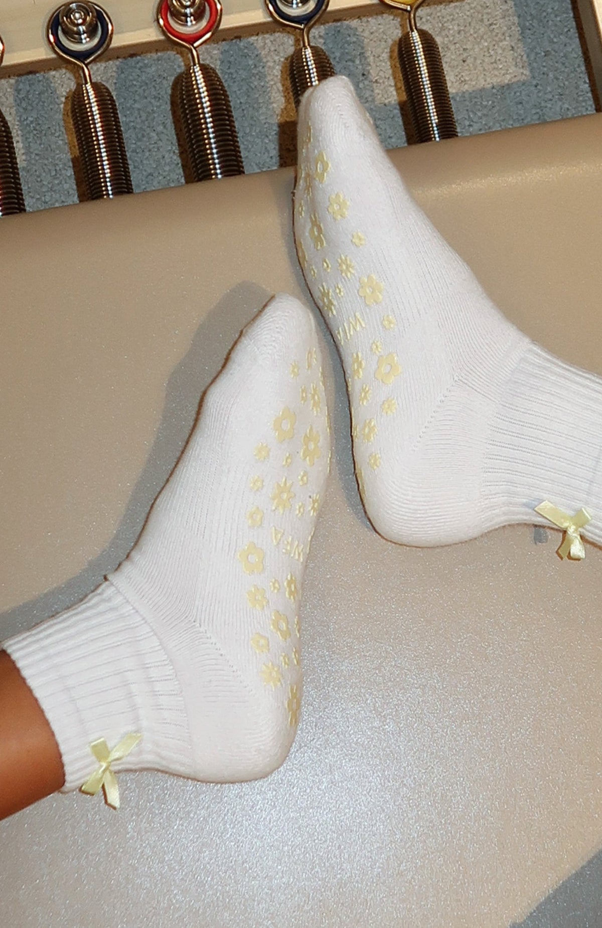 White Fox Flower Power Grip Socks Honey