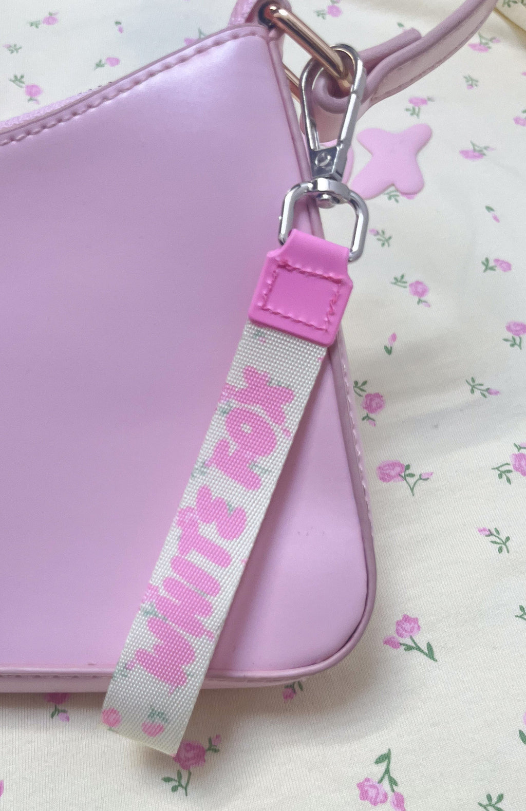 White Fox Standing Out Strap Keychain Lemon Ditsy