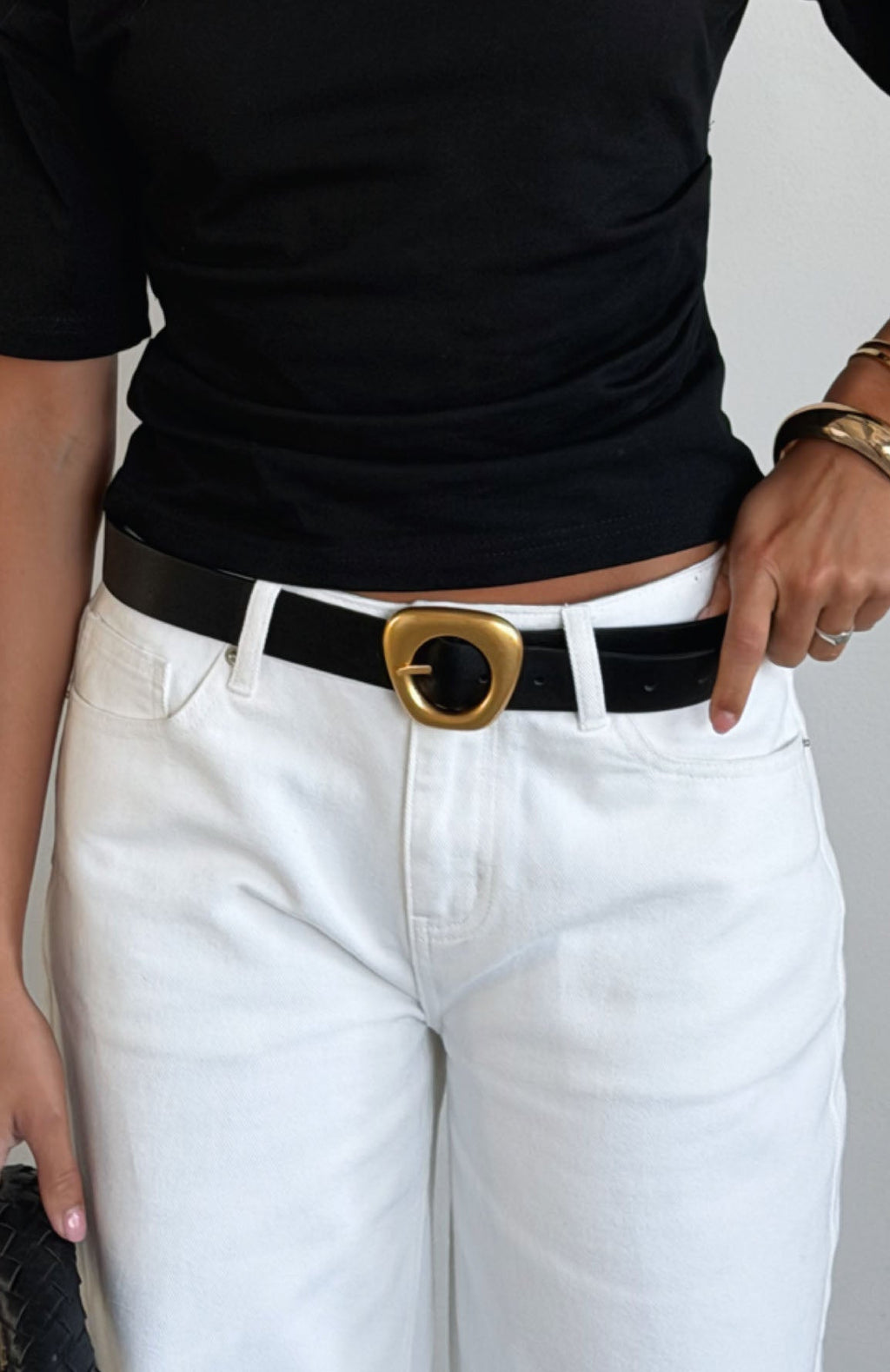 White Fox Opal Belt Black/Gold