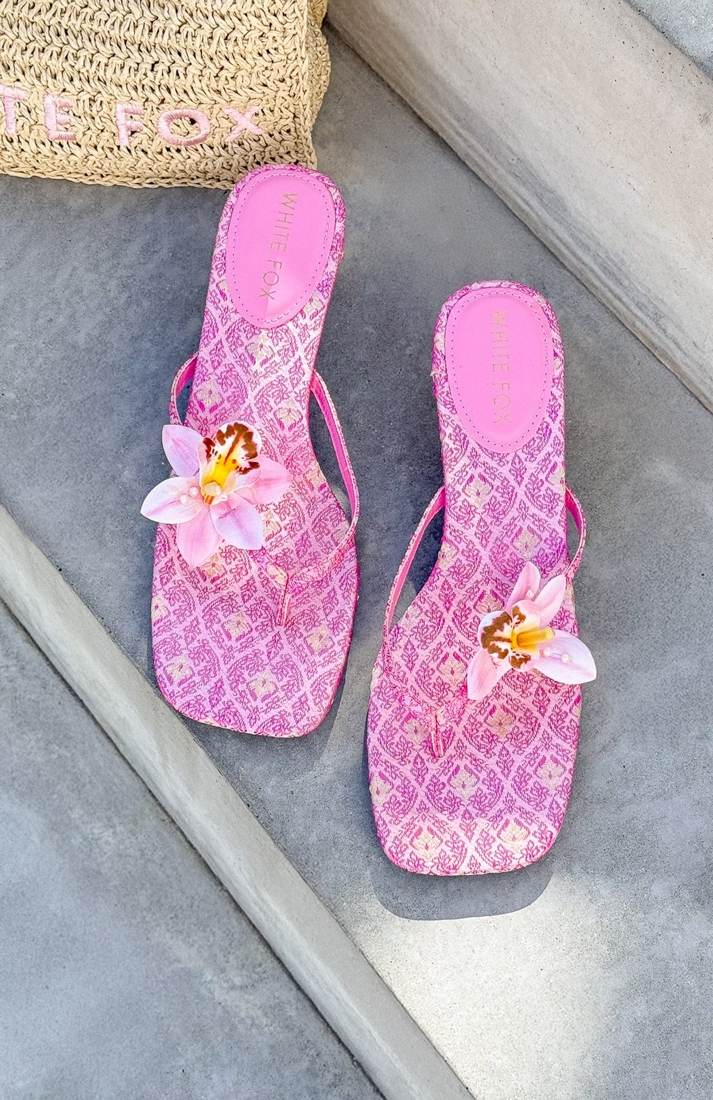 White Fox Rhea Orchid Thong Mules Pink