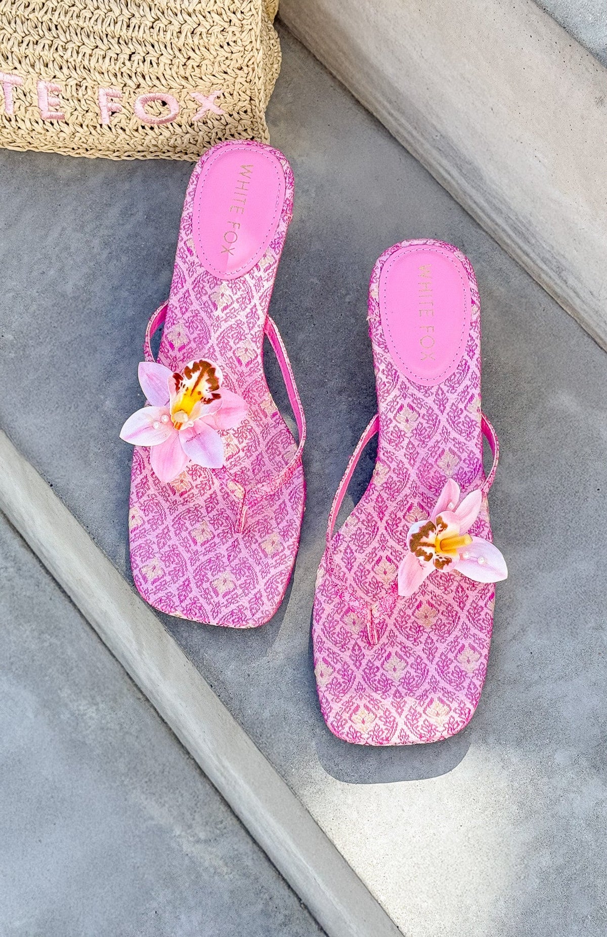 White Fox Rhea Orchid Thong Mules Pink