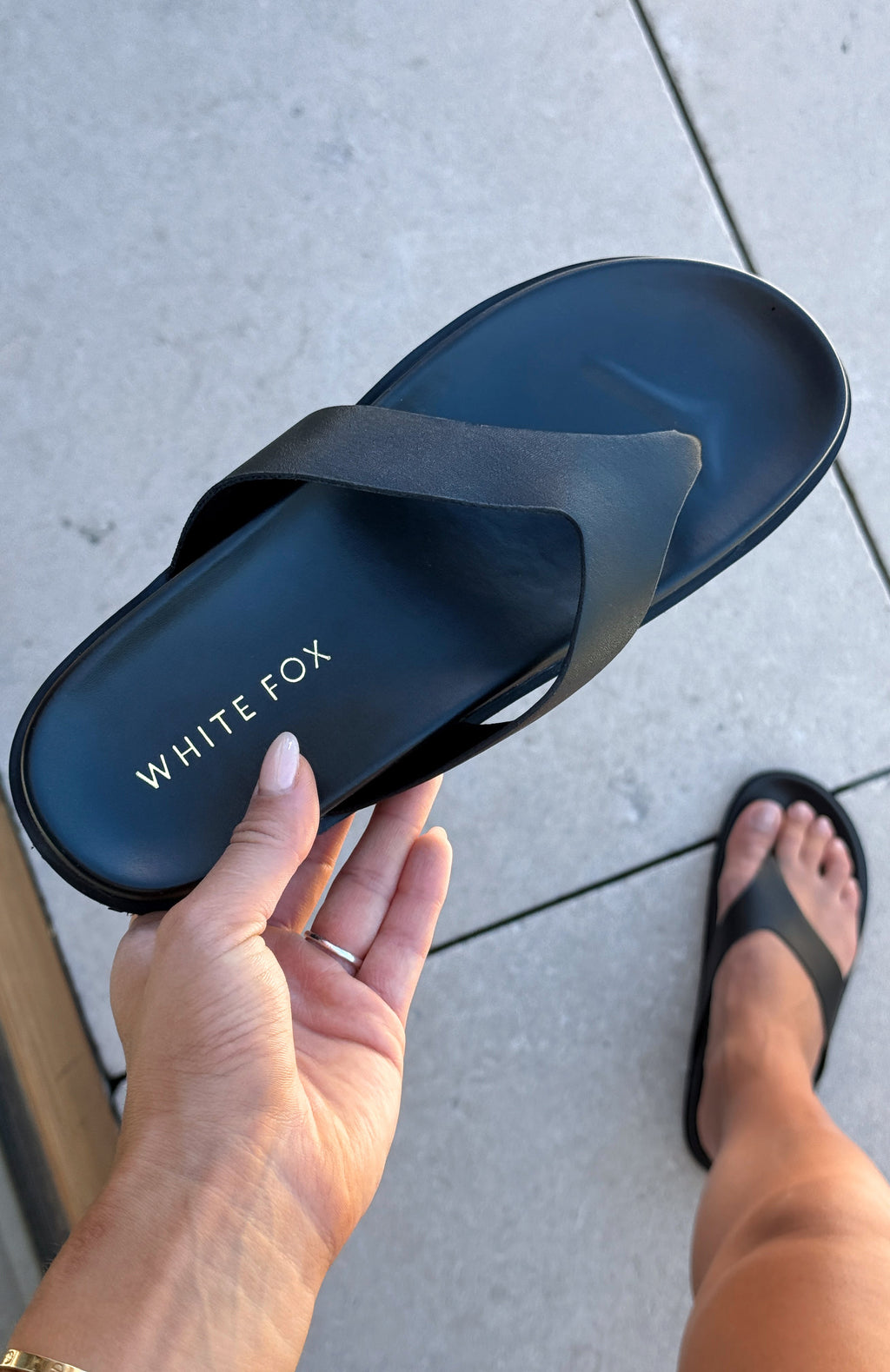 White Fox Leonato Thong Sandals Black