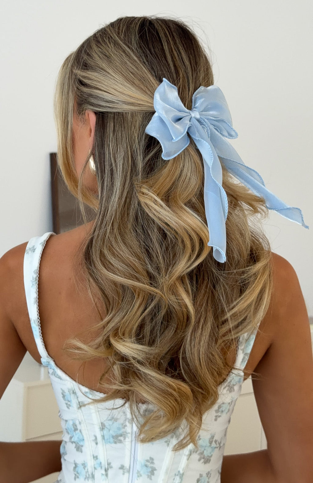 White Fox Karin Hair Clip Light Blue