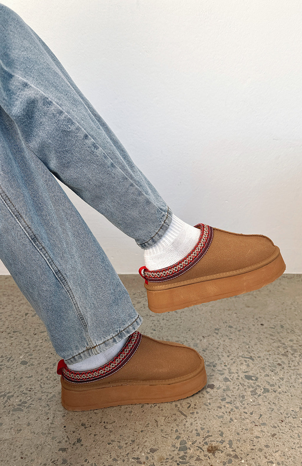 White Fox Tazmin Platform Snug Boots Chestnut