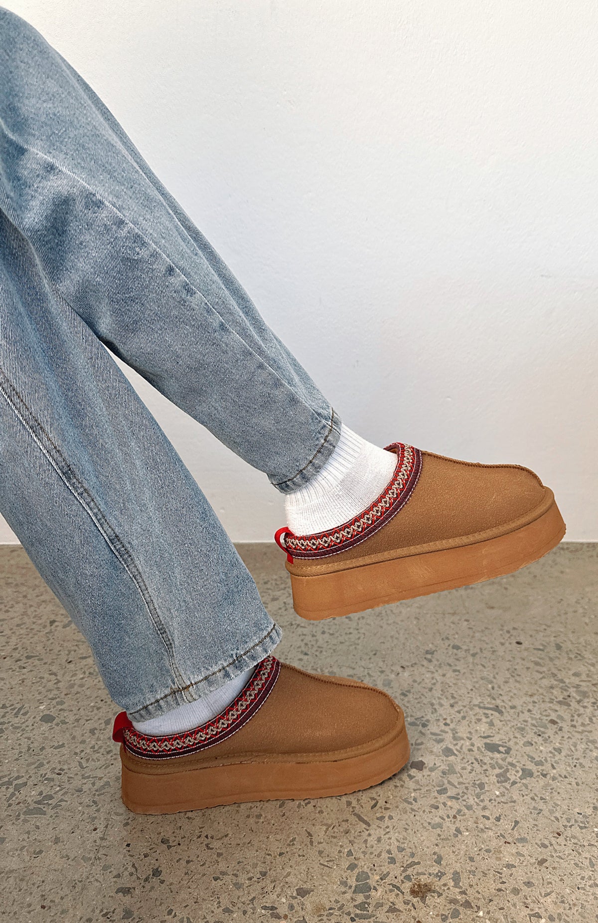 White Fox Tazmin Platform Snug Boots Chestnut