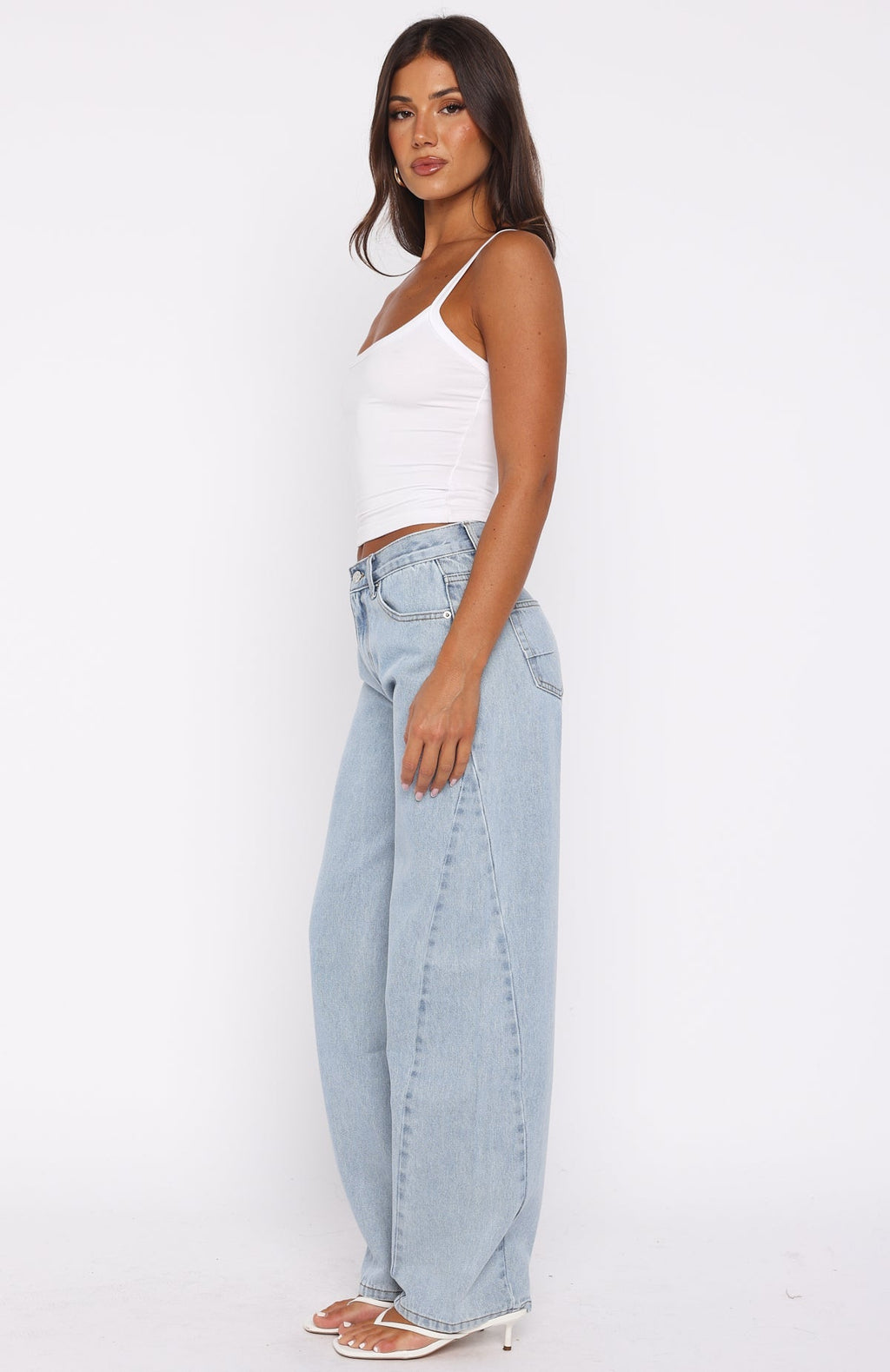 White Fox Kiara Mid Rise Barrel Leg Jeans Mid Blue