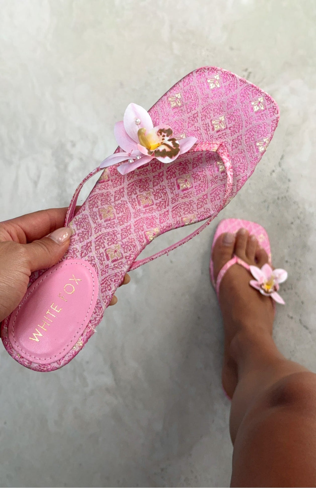 White Fox Rhea Orchid Thong Mules Pink