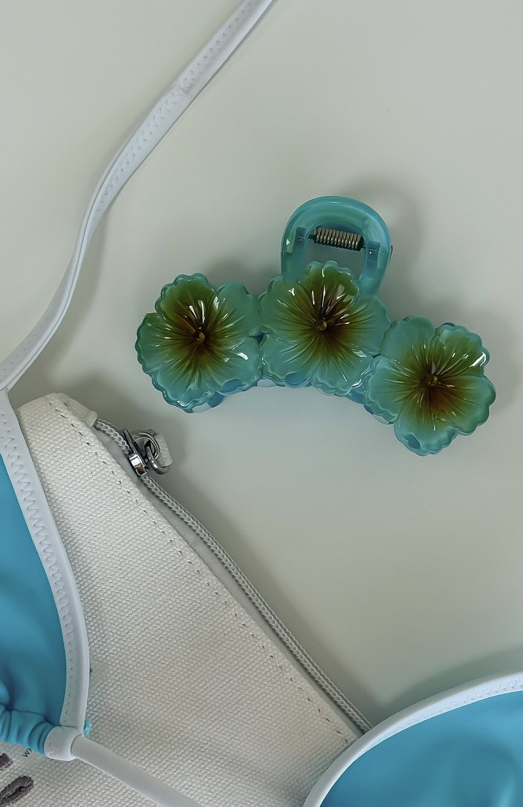 White Fox Chantria Hair Clip Blue