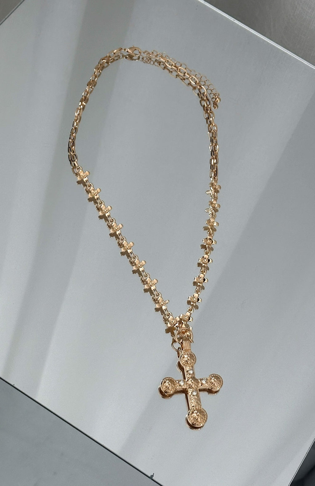 White Fox Harley Necklace Gold