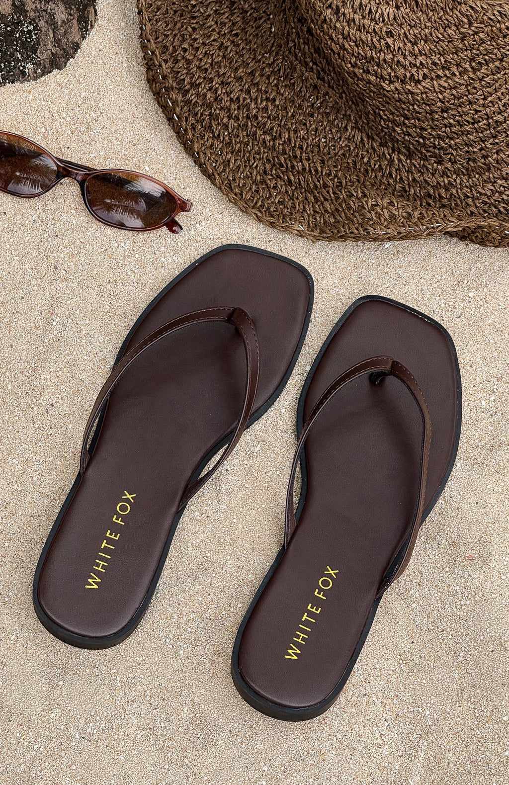 White Fox Breccan Thong Sandals Chocolate
