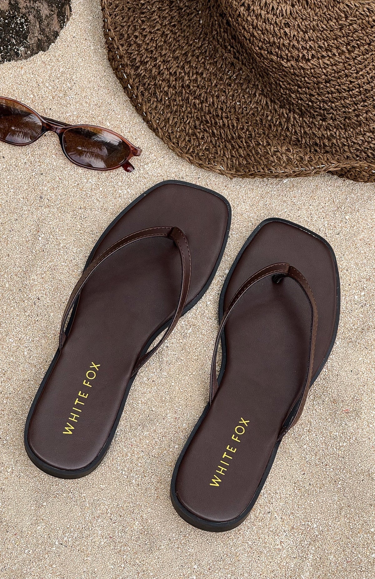 White Fox Breccan Thong Sandals Chocolate