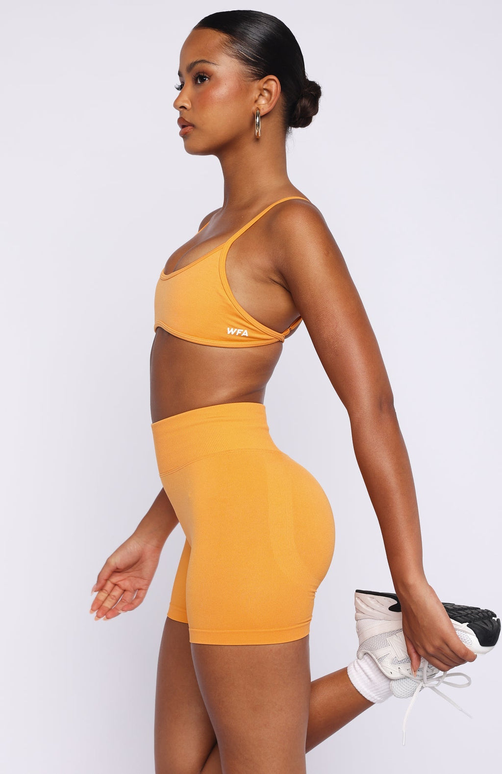 White Fox Swing Seamless Sports Bra Mango