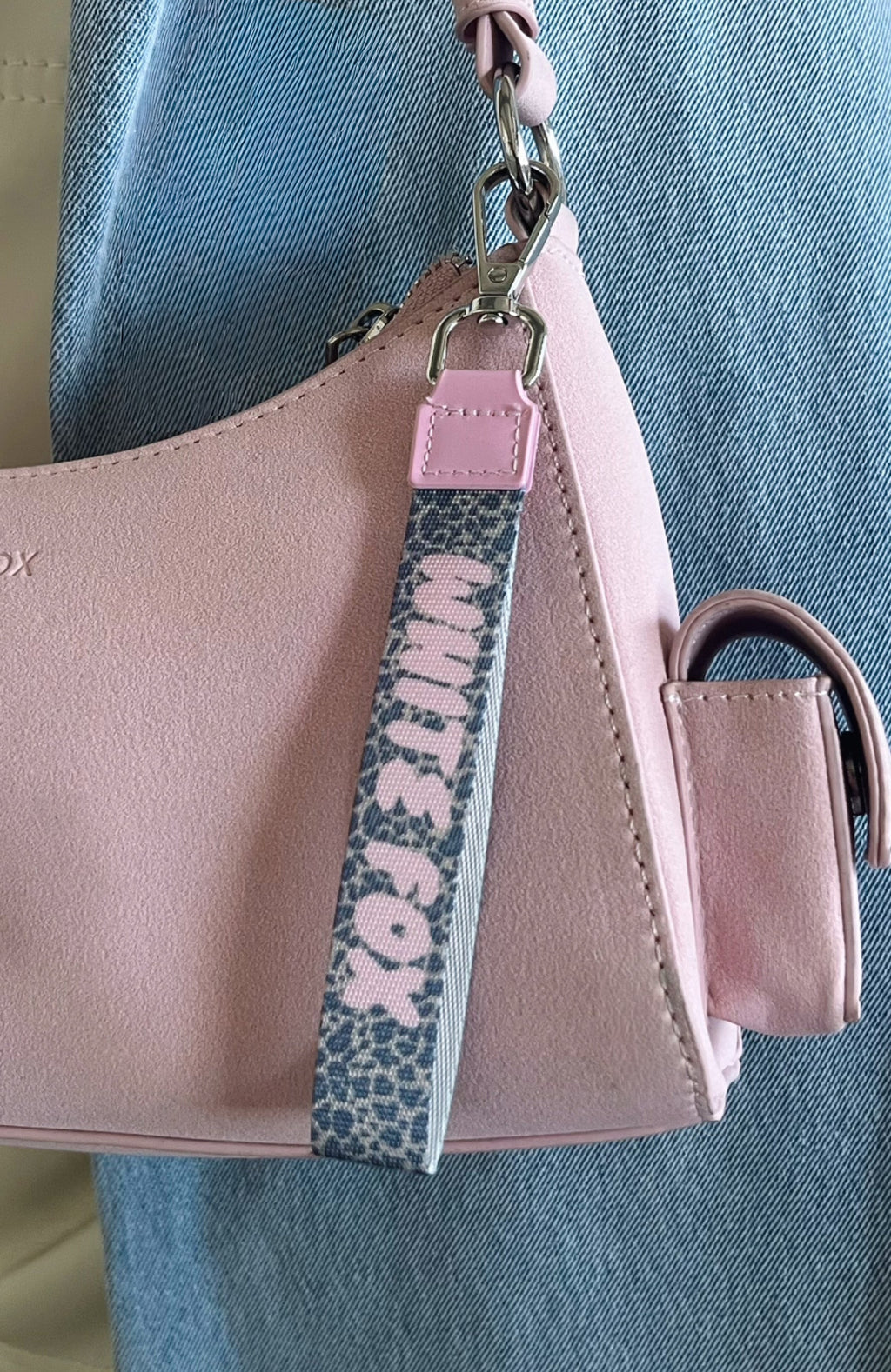 White Fox Standing Out Strap Keychain Leopard