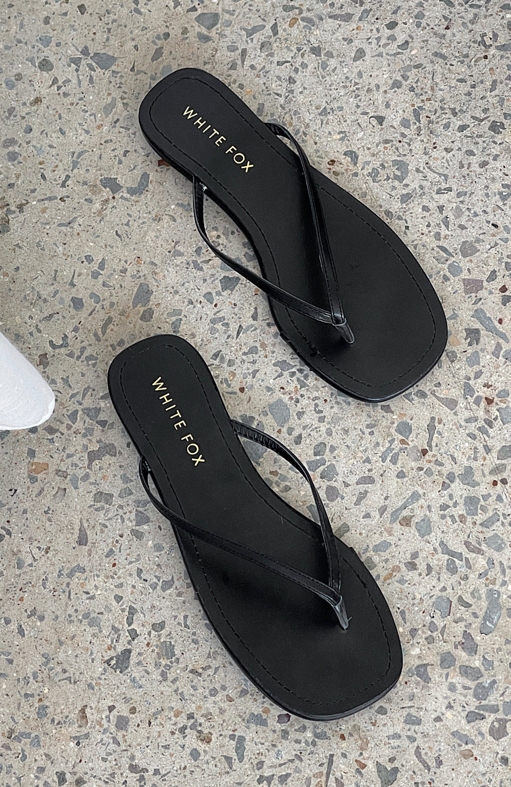 White Fox Roma Thong Sandals Black