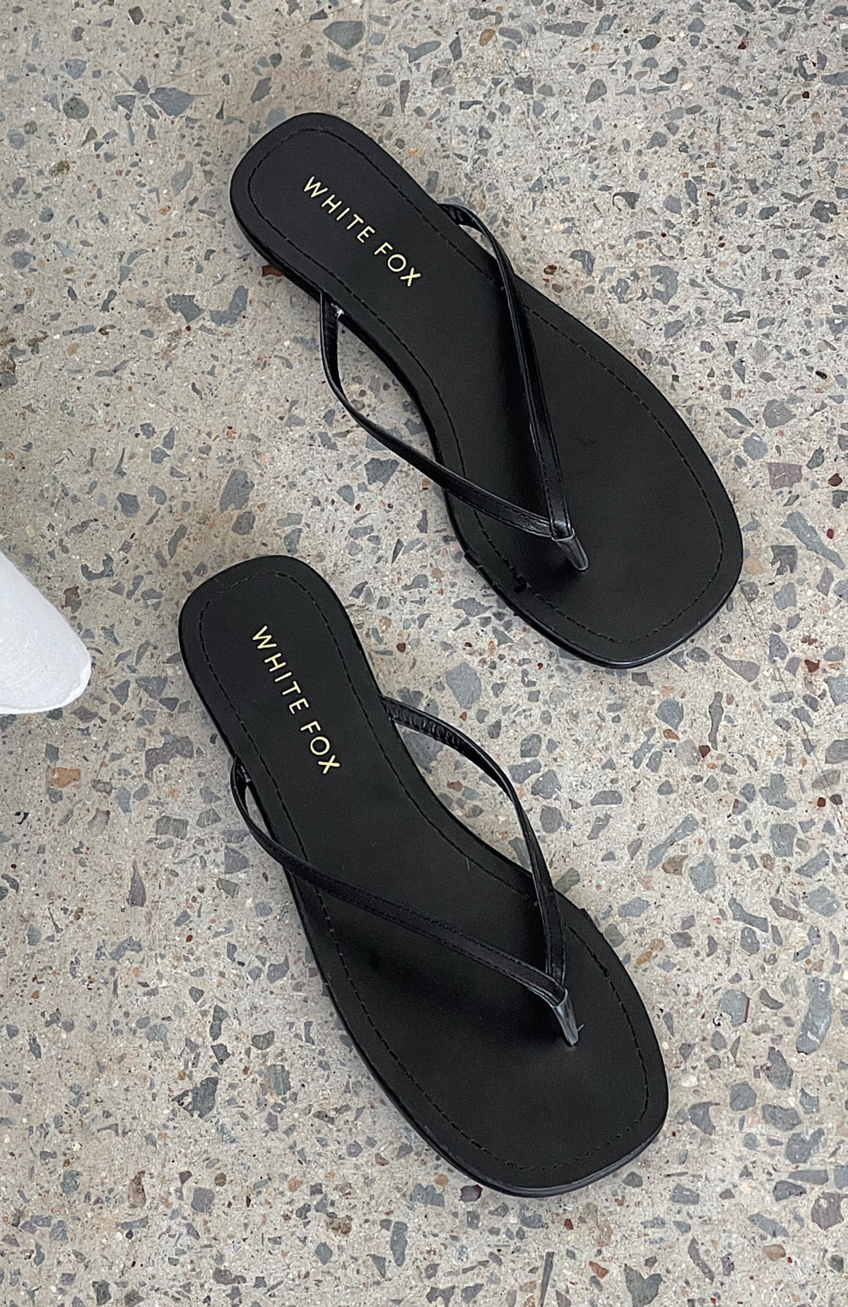 White Fox Roma Thong Sandals Black