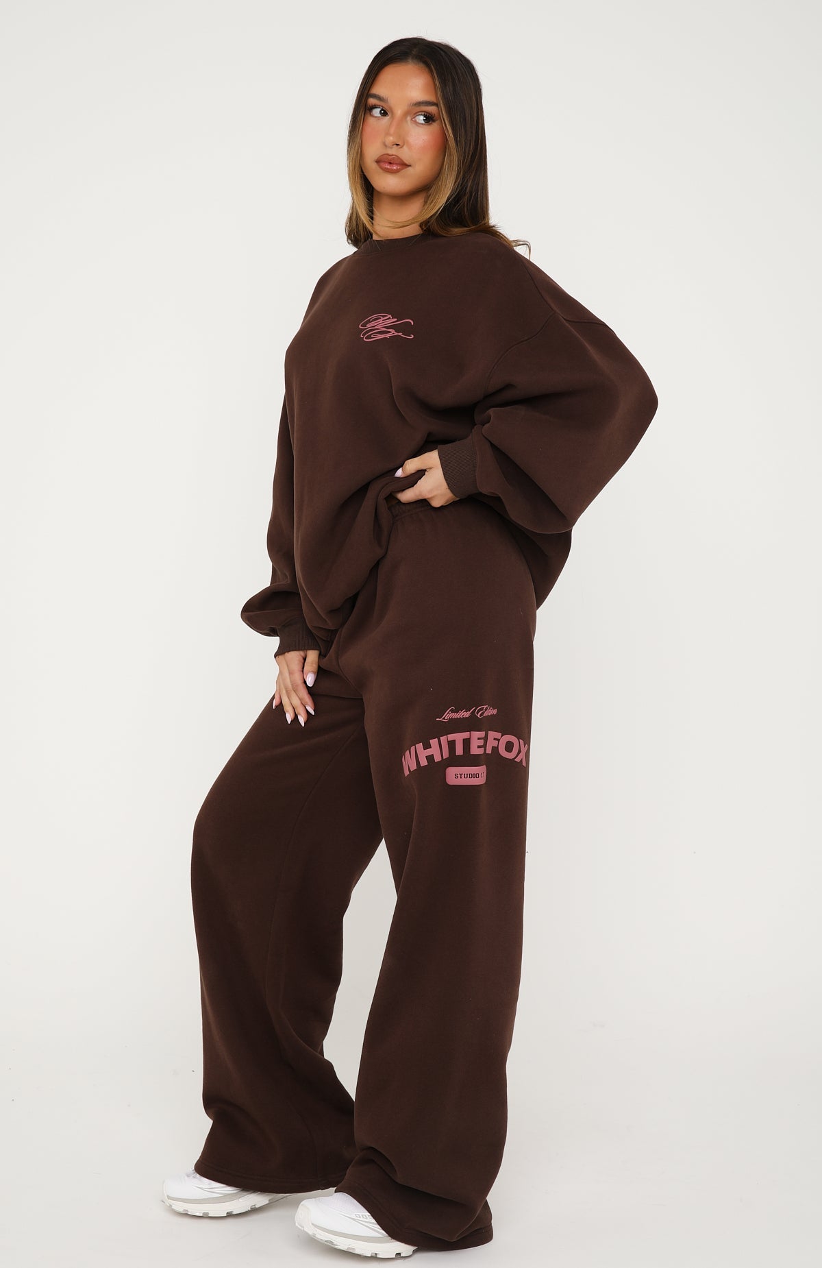 White Fox Studio 17 Raven Wide Leg Sweatpants Chocolate