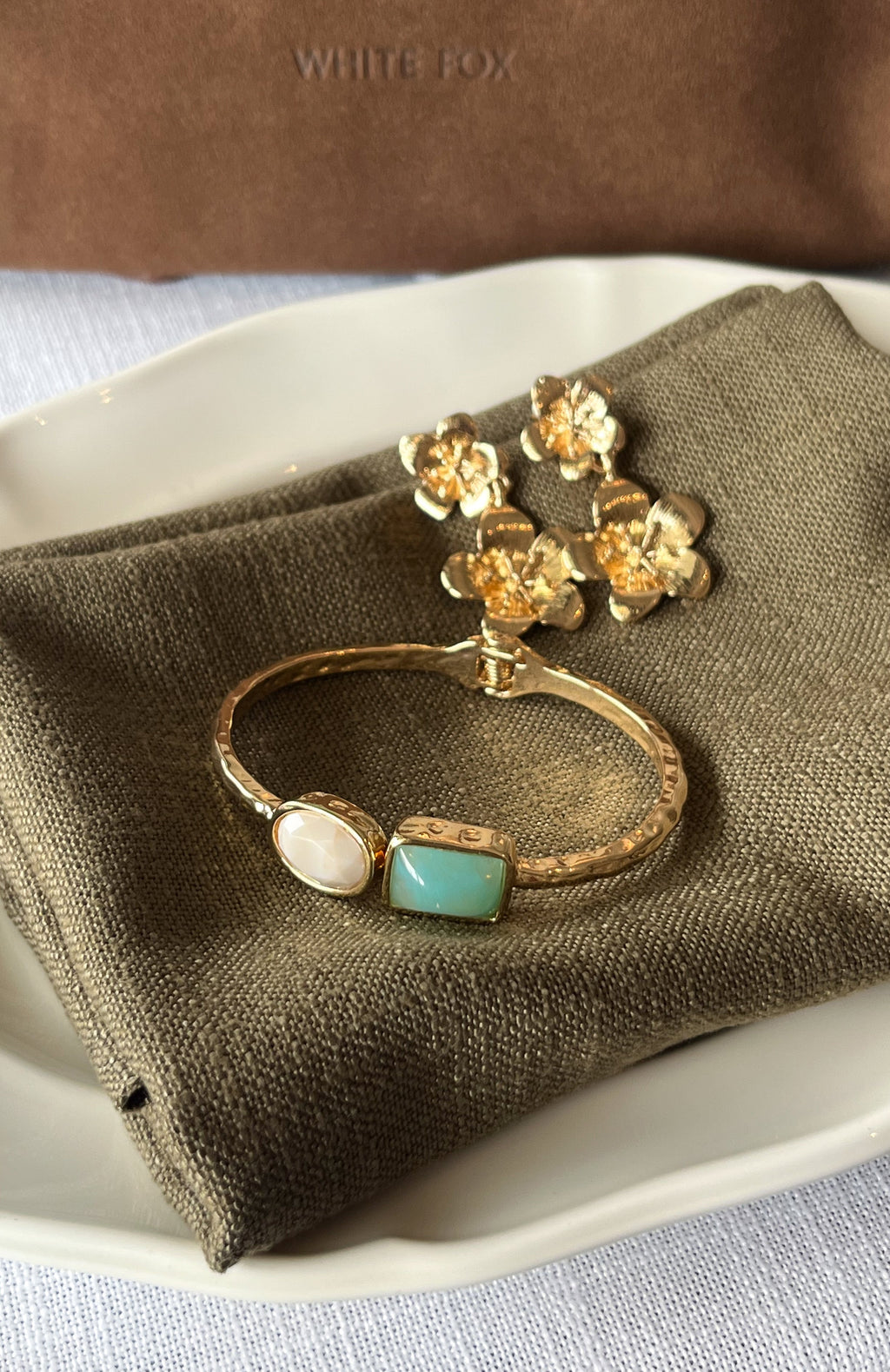 White Fox Osiris Bracelet Gold