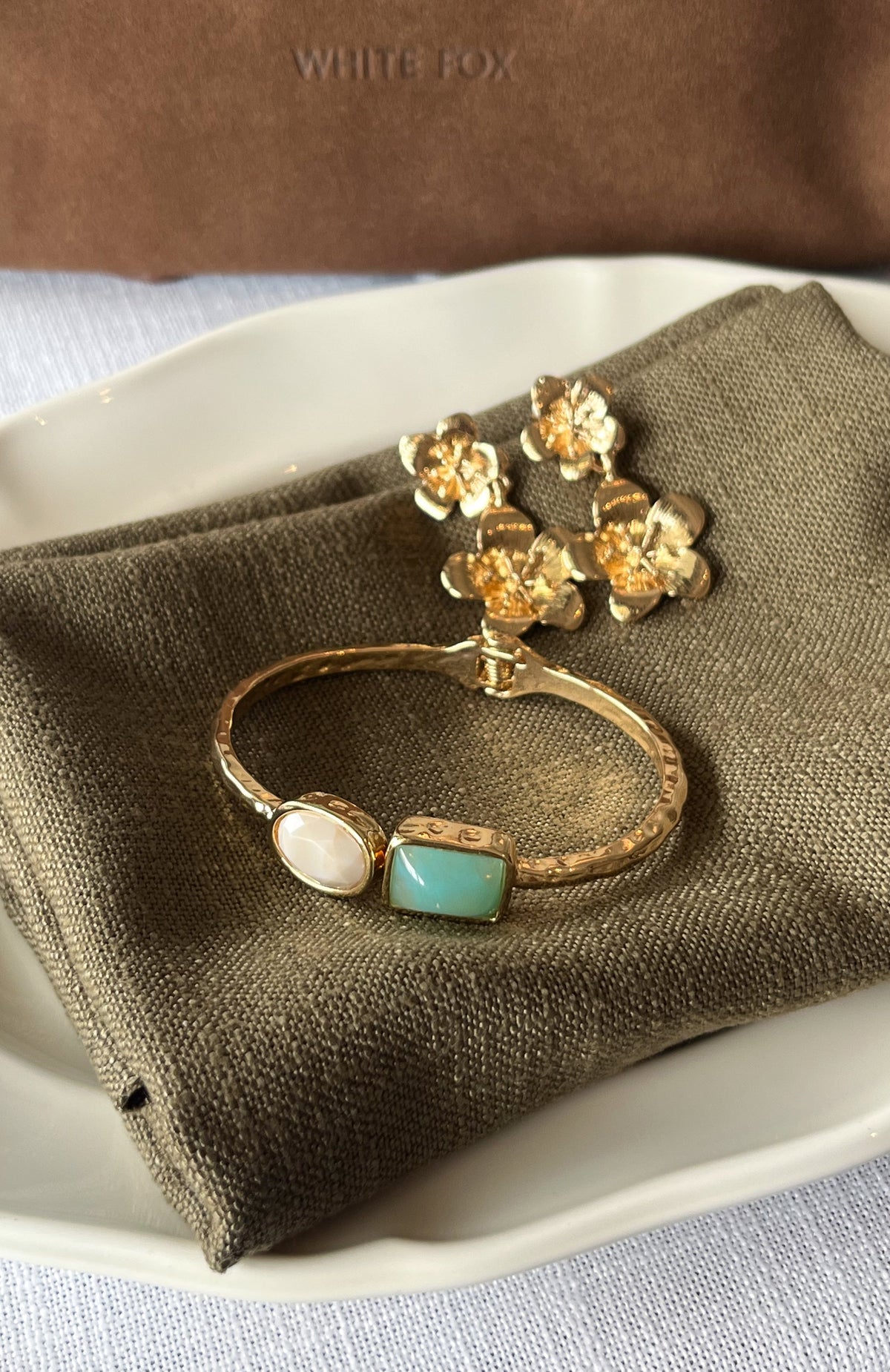 White Fox Osiris Bracelet Gold