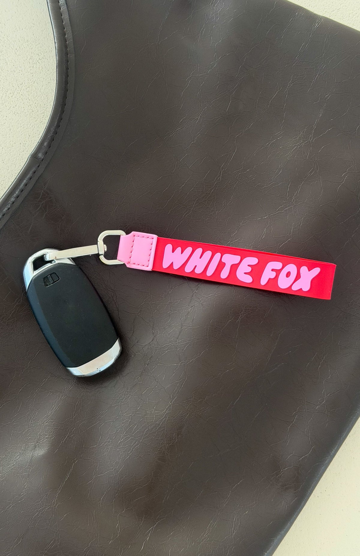 White Fox Quick Check Keychain Red/Pink
