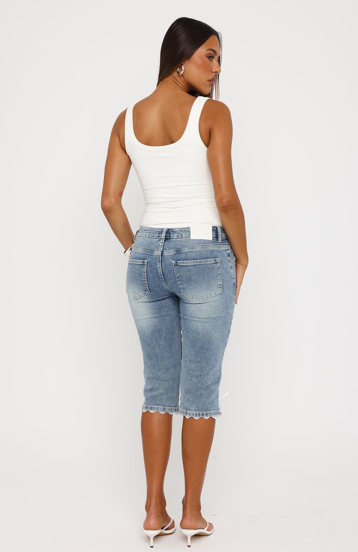 White Fox Latisha Low Rise Capri Jeans Vintage Light Blue