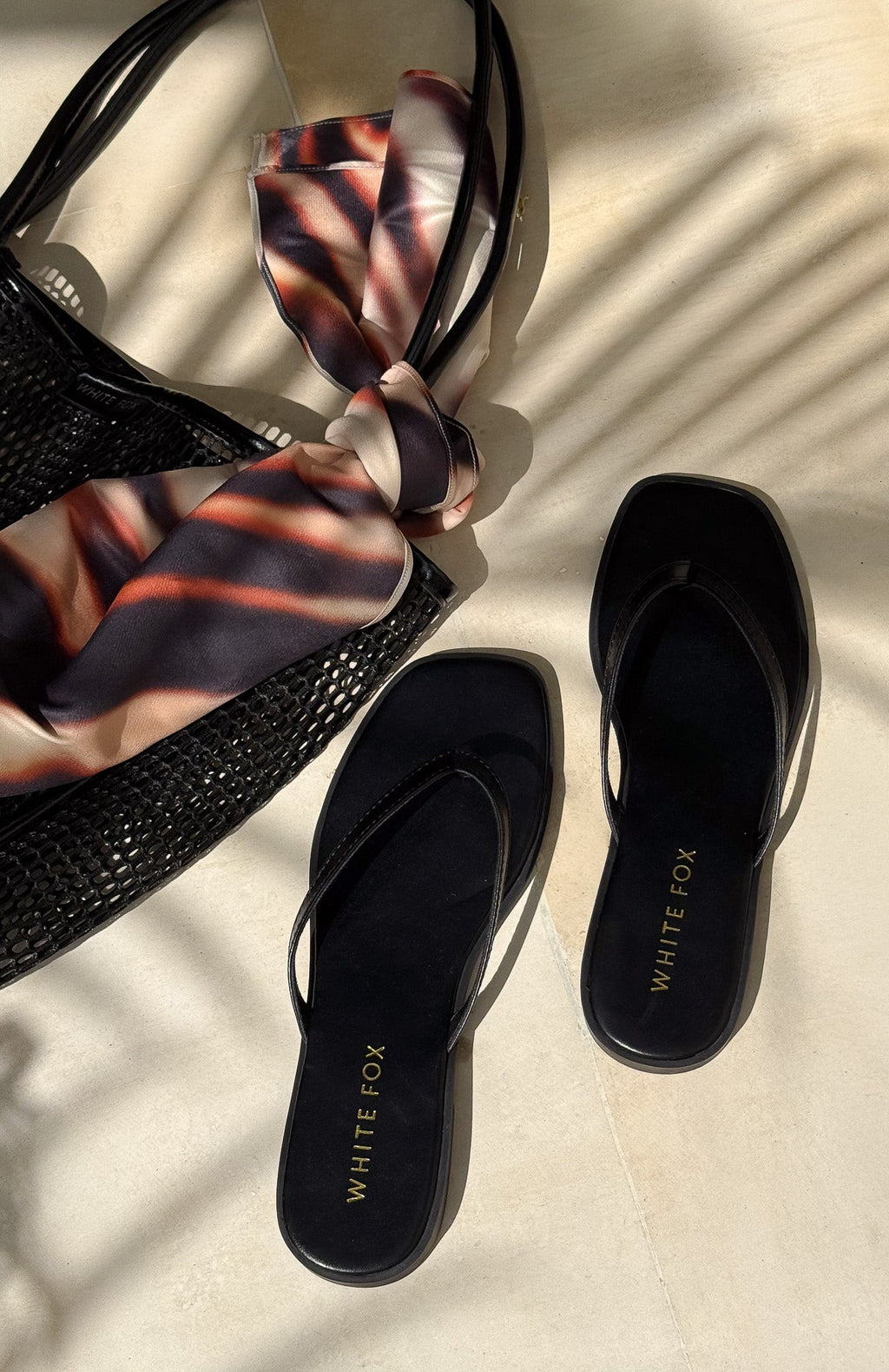 White Fox Breccan Thong Sandals Black