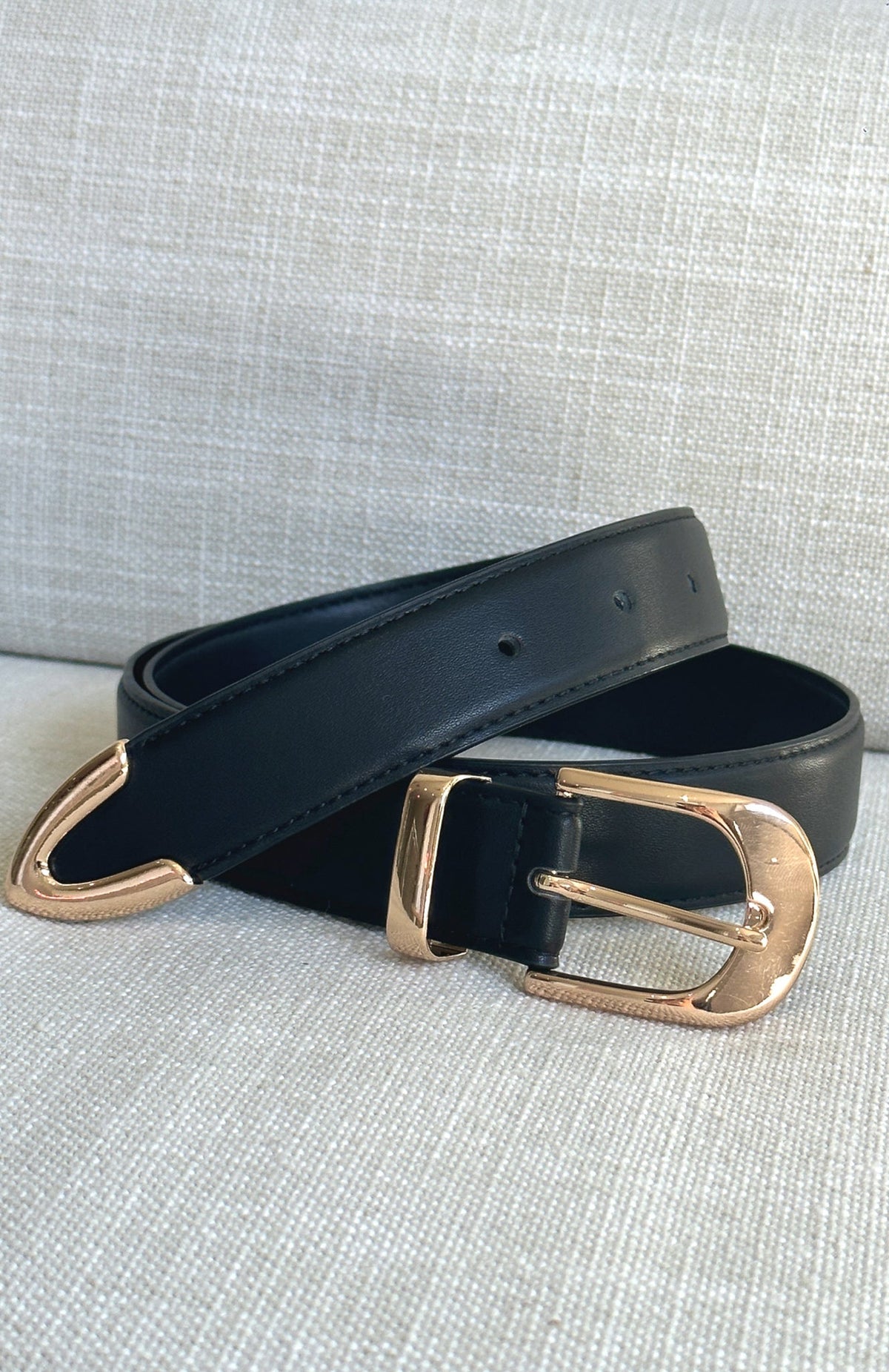 White Fox Got You Hooked Belt Black/Gold