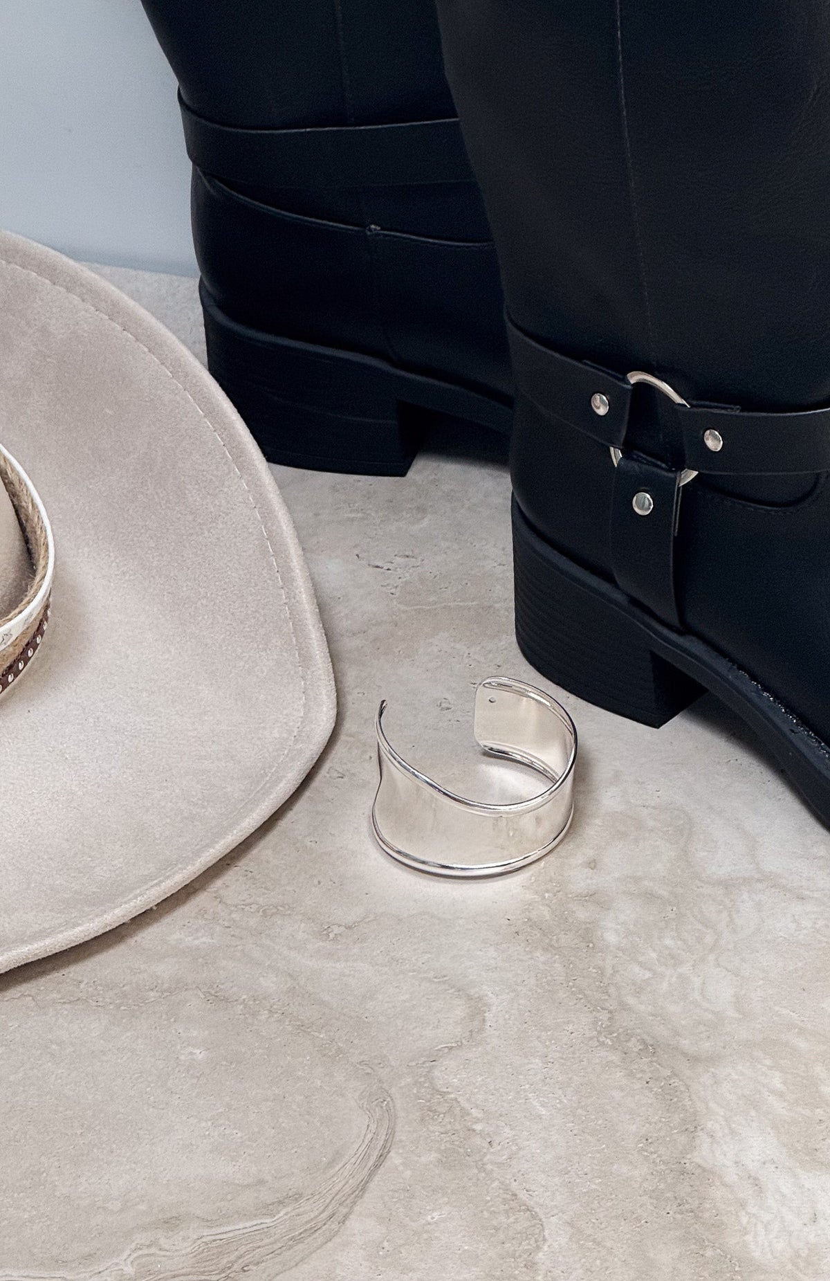 White Fox Azura Chunky Bangle Silver