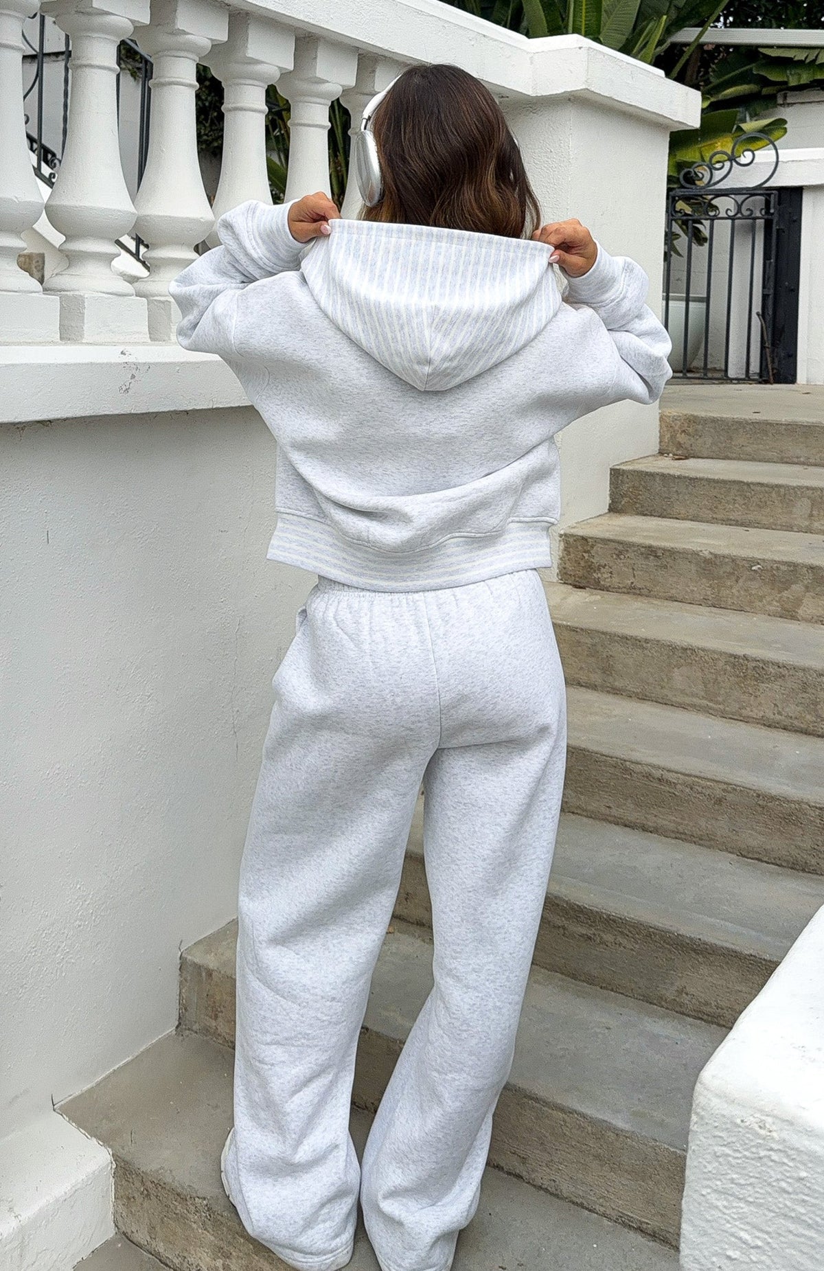 White Fox Verano Sixteen Lilia Wide Leg Sweatpants Grey Marle