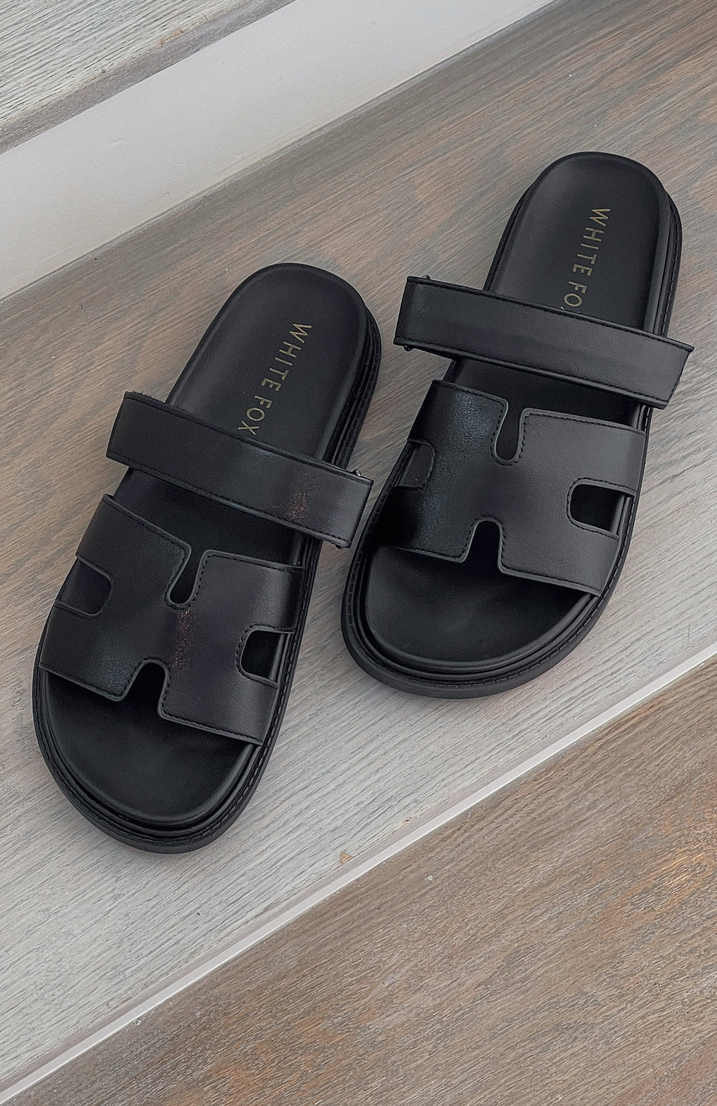 White Fox Riley Sandals Black