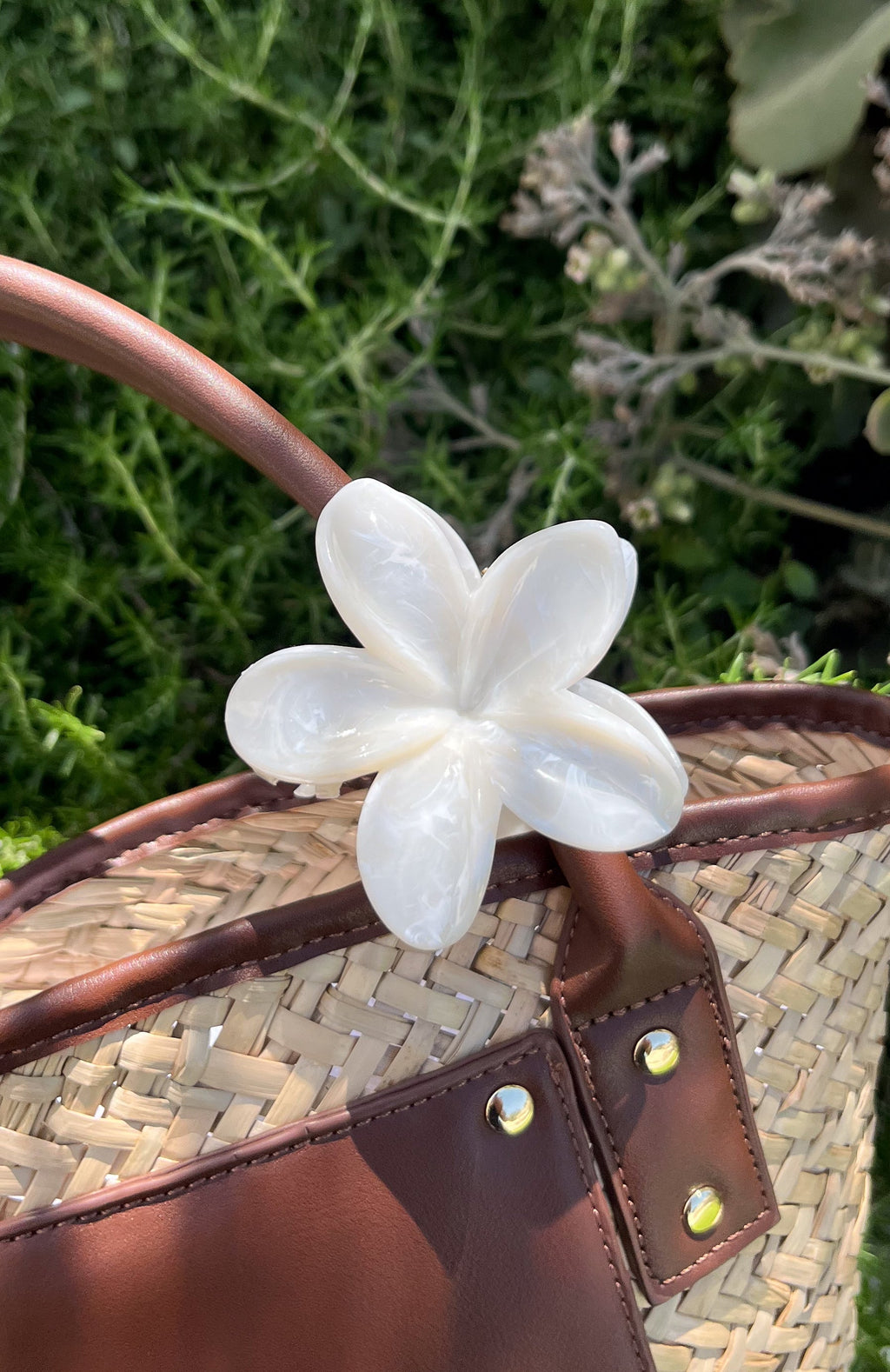 White Fox Floral Charm Hair Clip White Marble