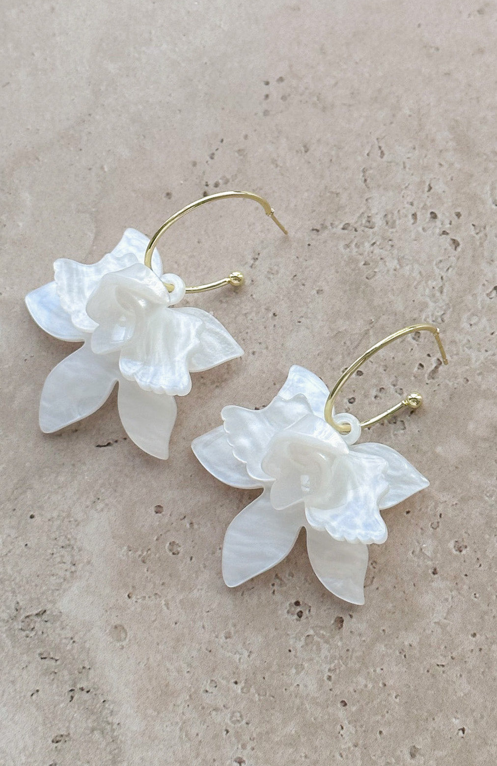White Fox Vivian Earrings White/Gold
