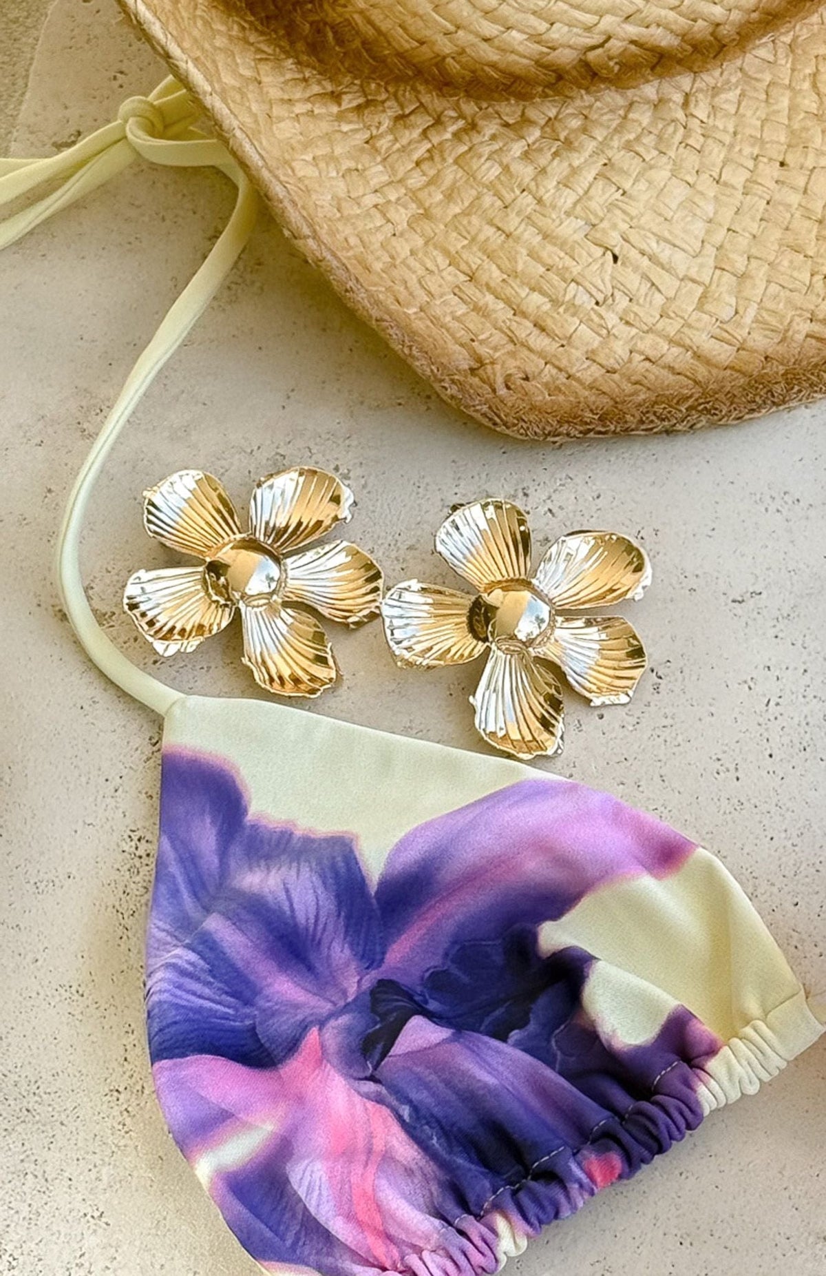 White Fox Arlan Earrings Gold
