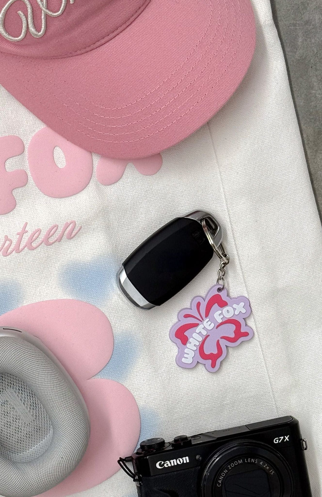 White Fox Lucky Thirteen Audrina Keychain Lilac