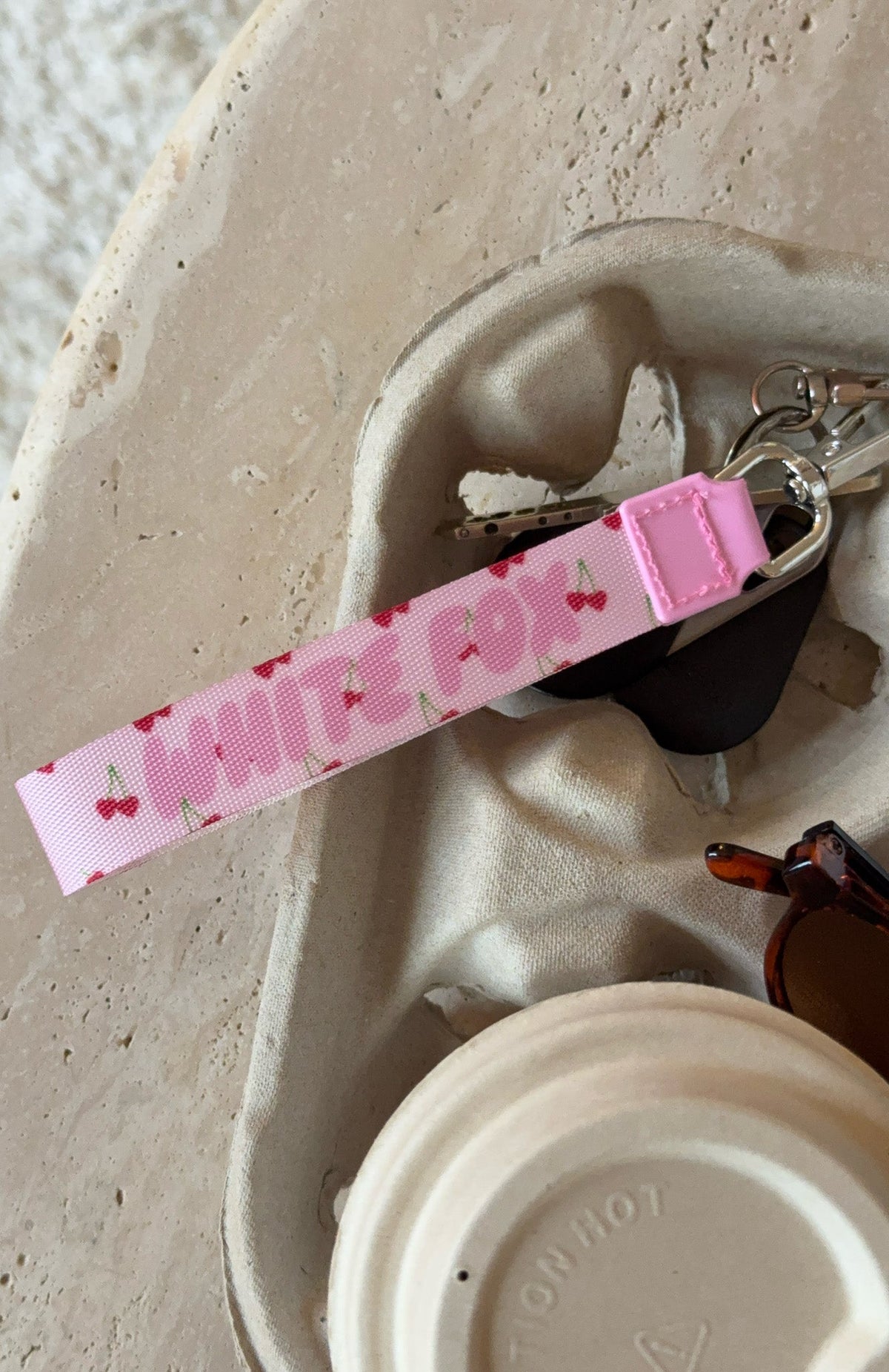 White Fox Club 14 Emory Strap Keychain Pink