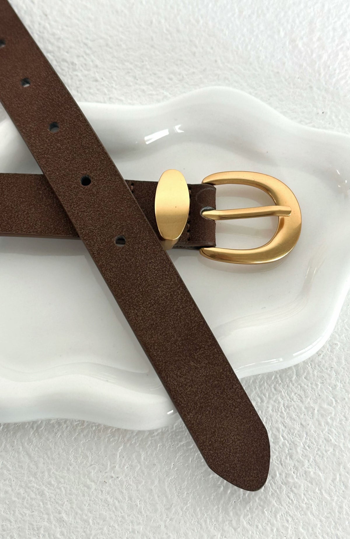 White Fox Milo Belt Chocolate Faux Suede/Gold