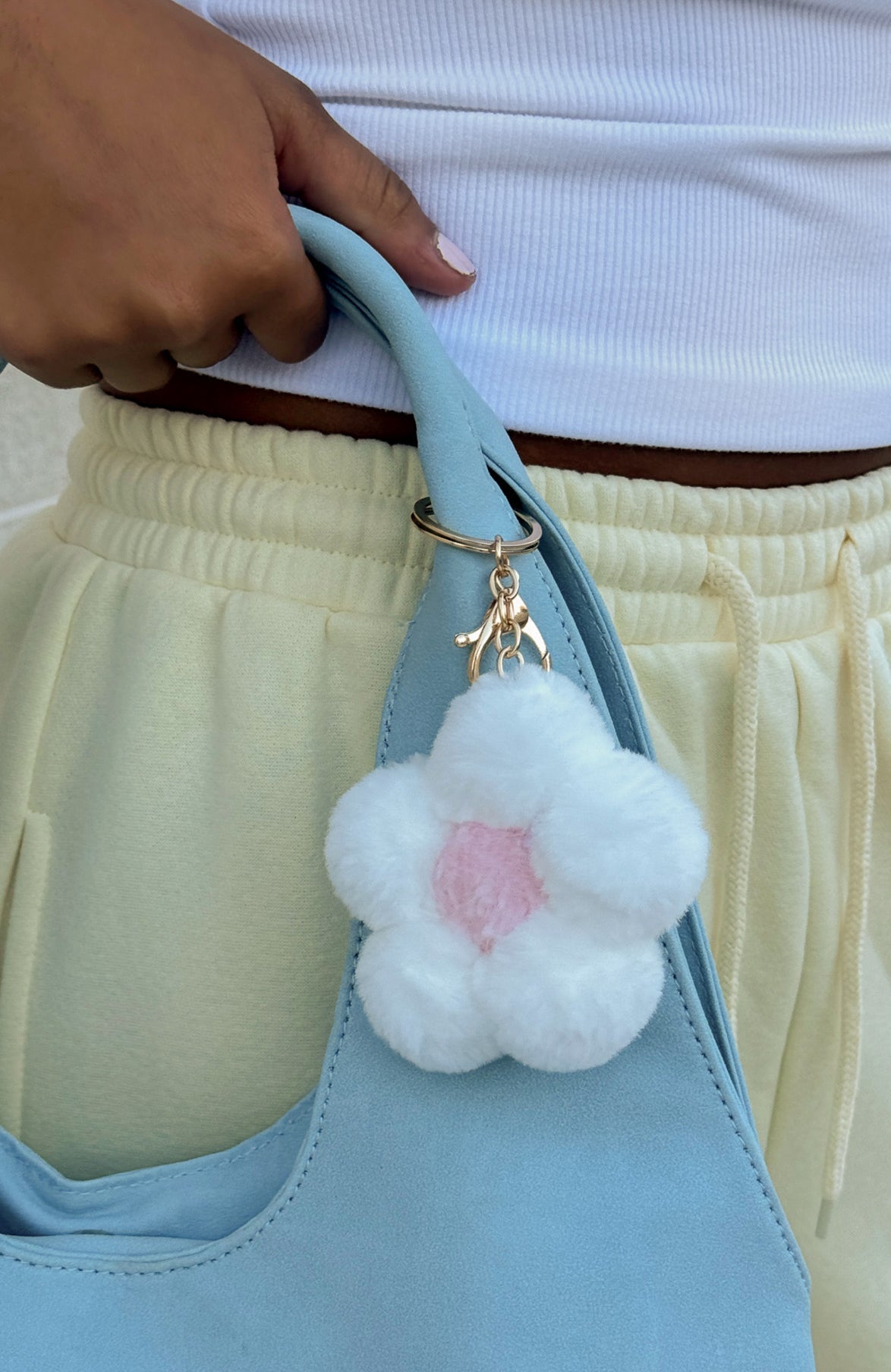 White Fox Petal Keychain White/Pink