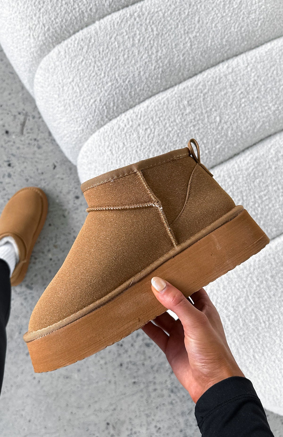 White Fox Jet Setter Platform Snug Boots Chestnut