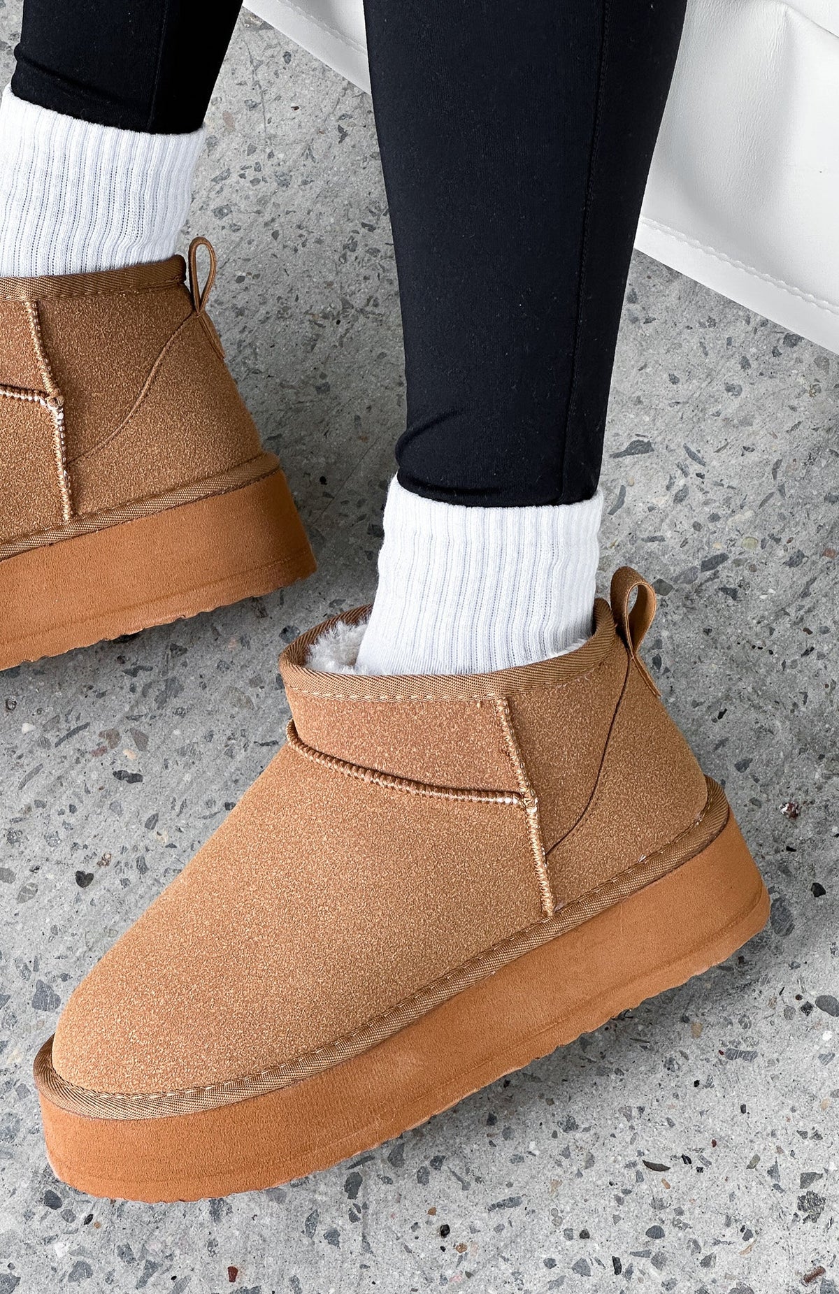 White Fox Jet Setter Platform Snug Boots Chestnut