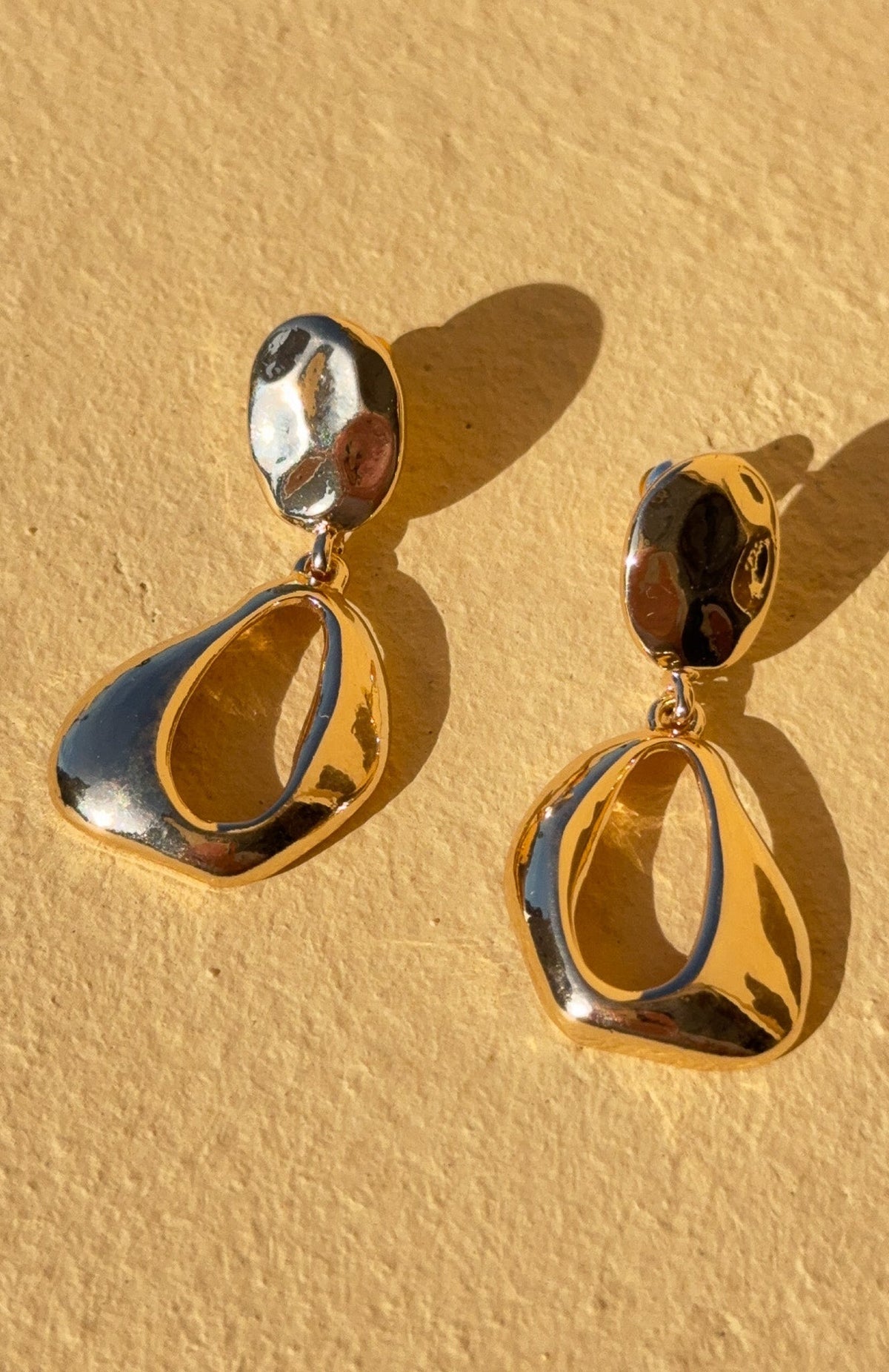 White Fox Dunja Earrings Gold