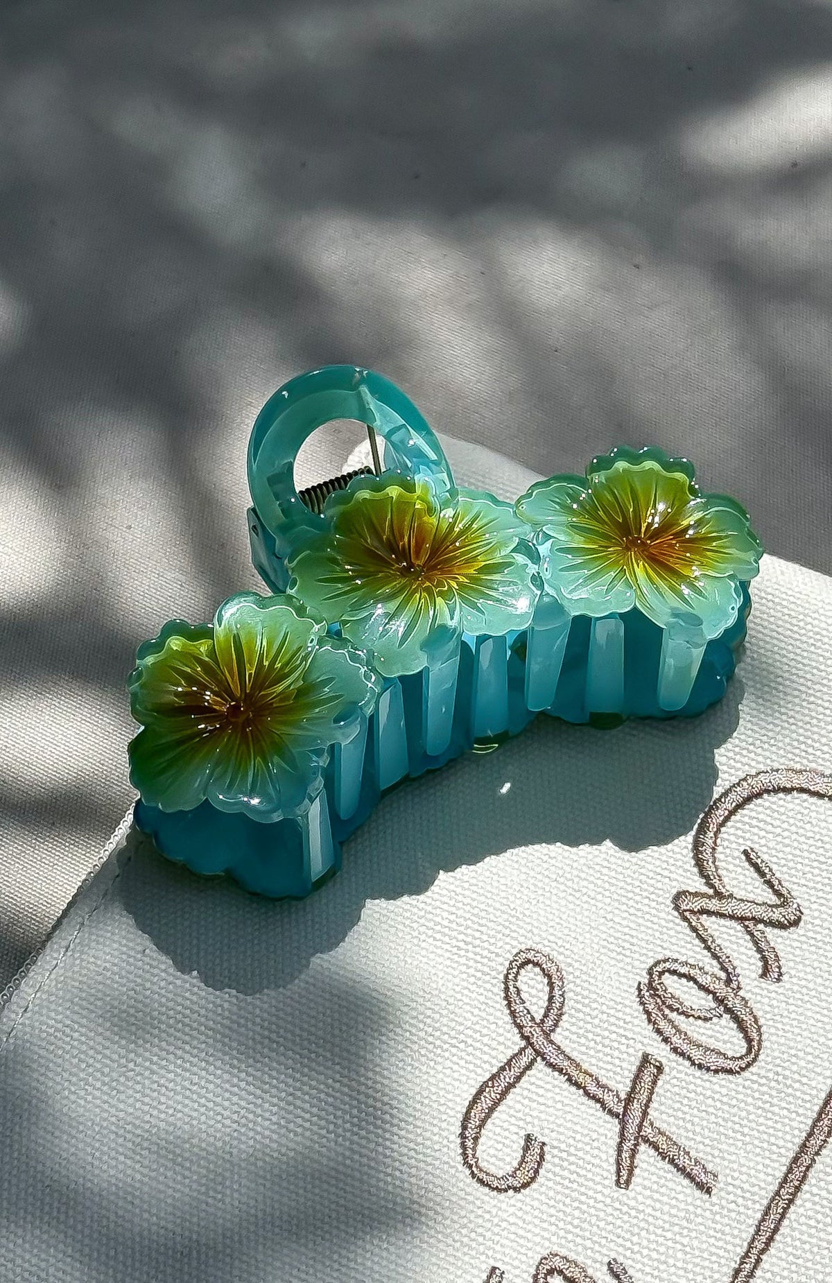 White Fox Chantria Hair Clip Blue