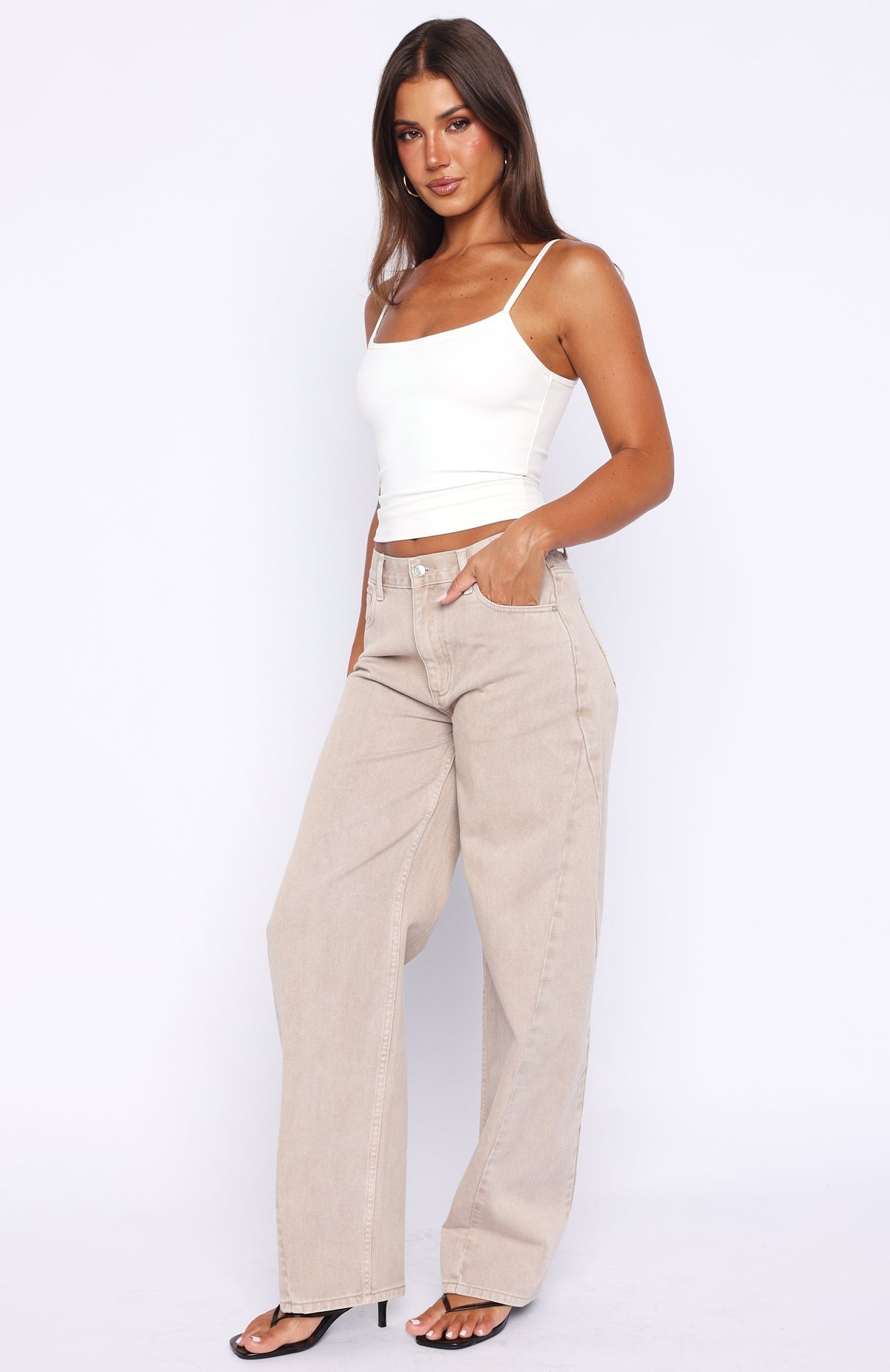 White Fox Kiara Mid Rise Barrel Leg Jeans Sesame Wash