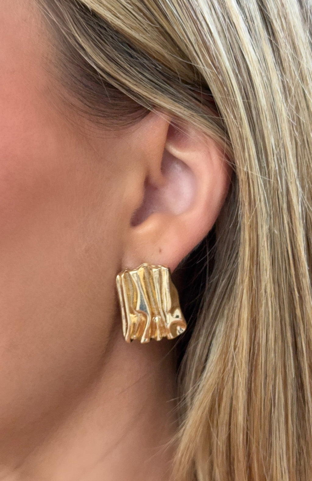 White Fox Kavita Earrings Gold