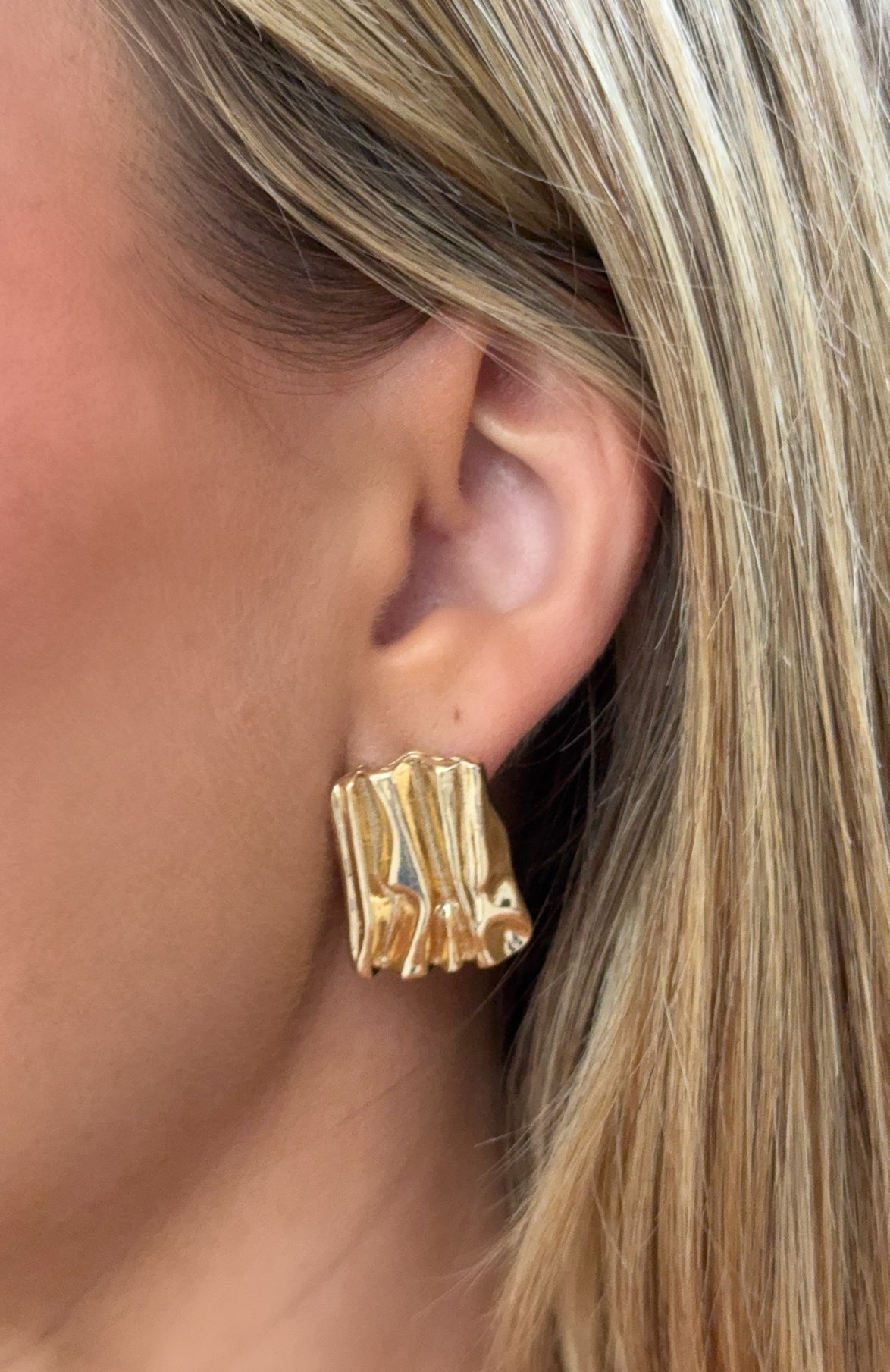 White Fox Kavita Earrings Gold