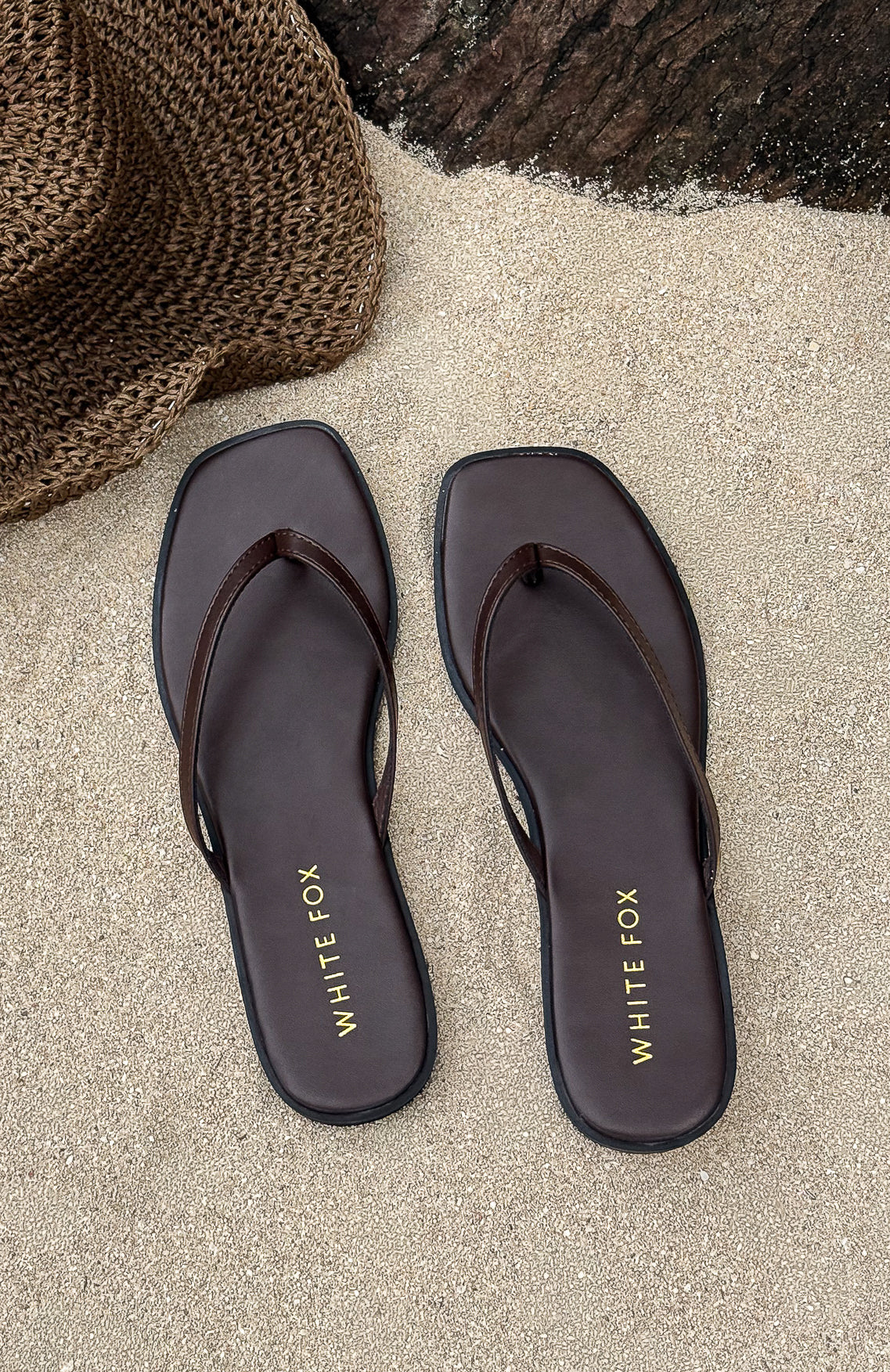 White Fox Breccan Thong Sandals Chocolate