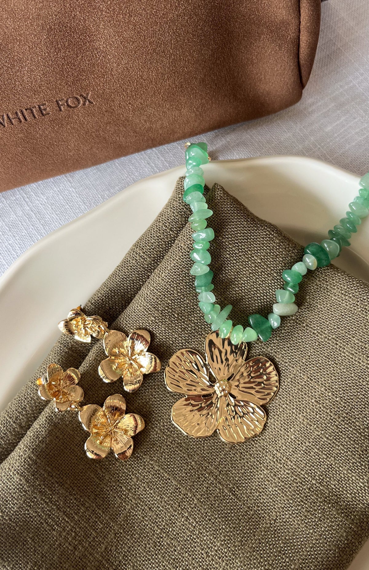 White Fox Saylor Necklace Gold/Teal